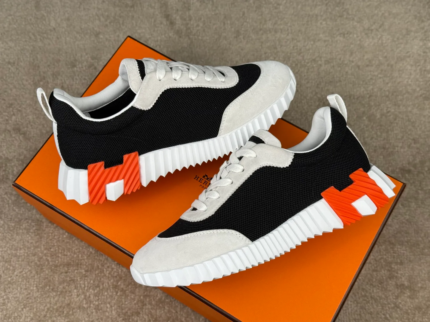 Кроссовки Женские Hermes 1893483