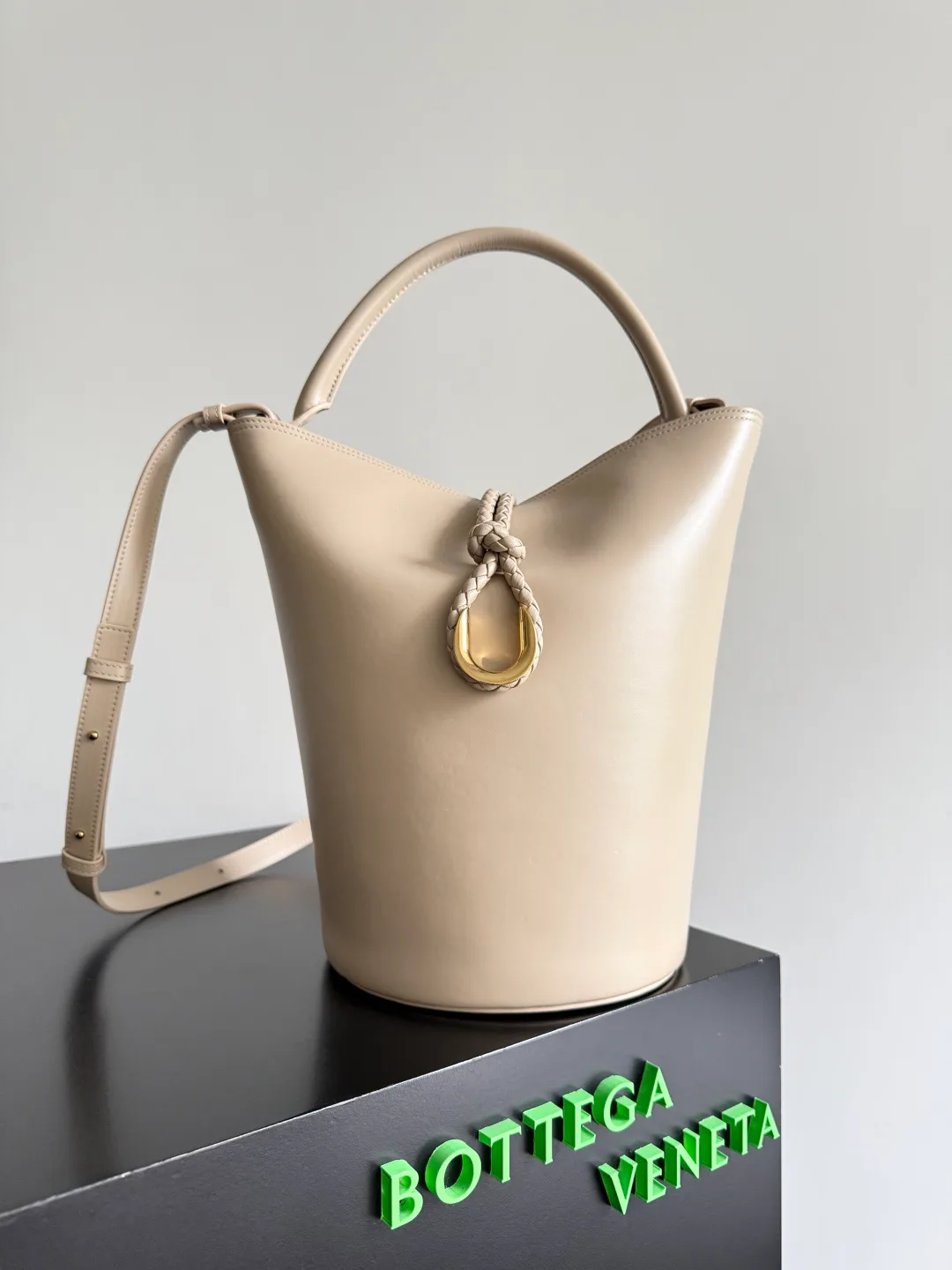 Сумки На Ремне Женские Bottega Veneta 4879099