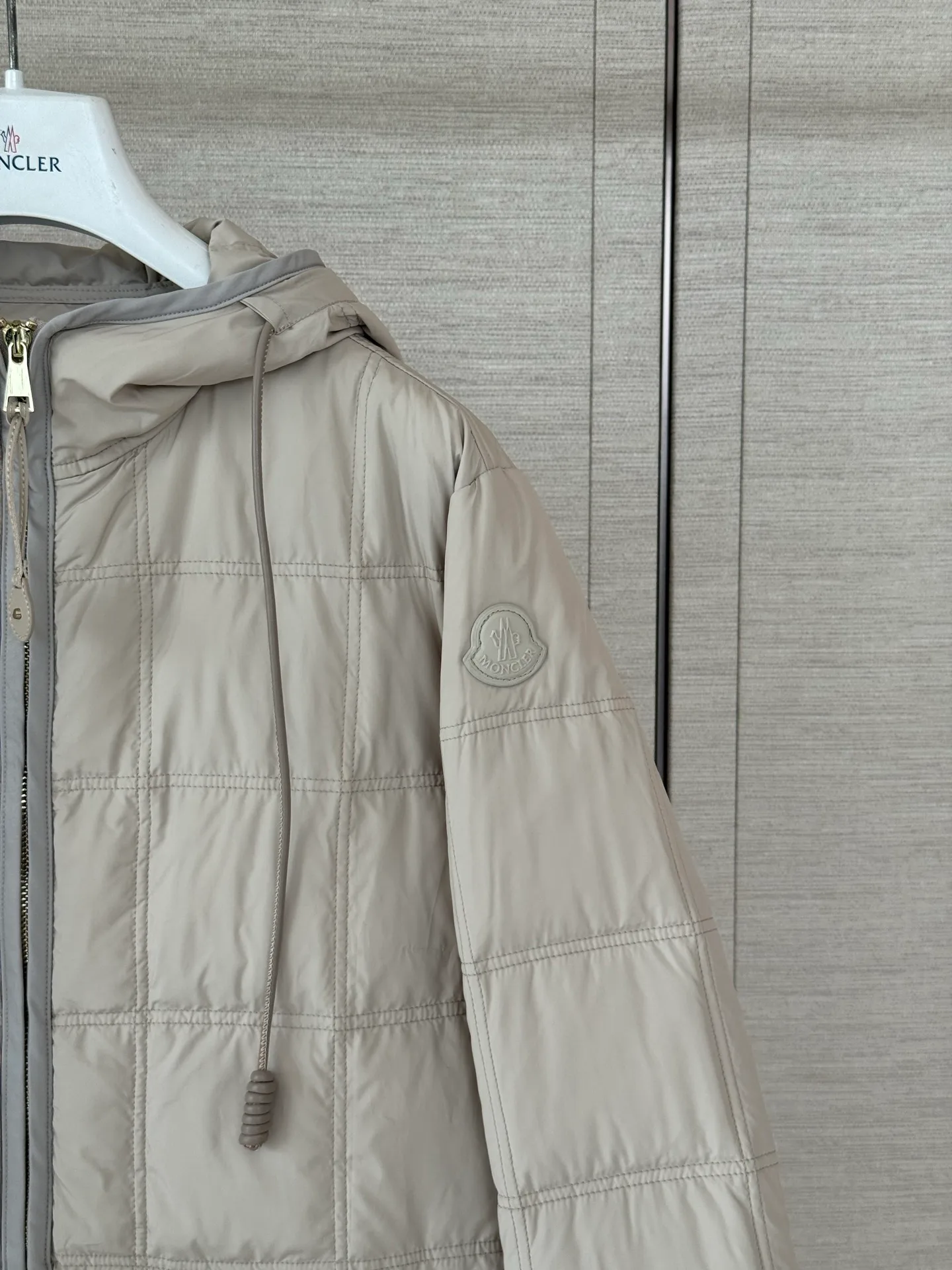Куртки И Пуховики Женские Moncler 18491946