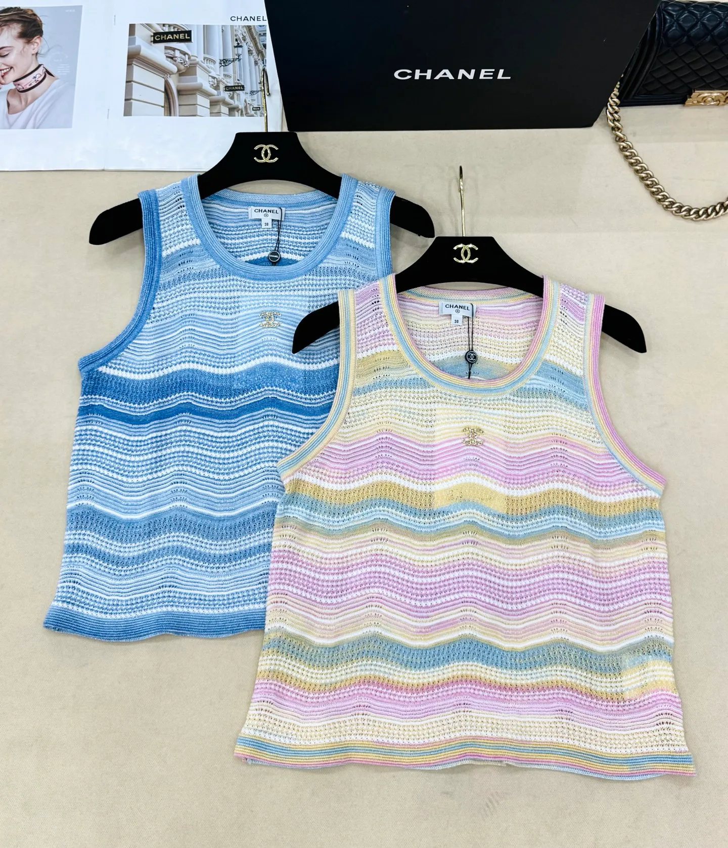 Жилеты Женские Chanel 17954469