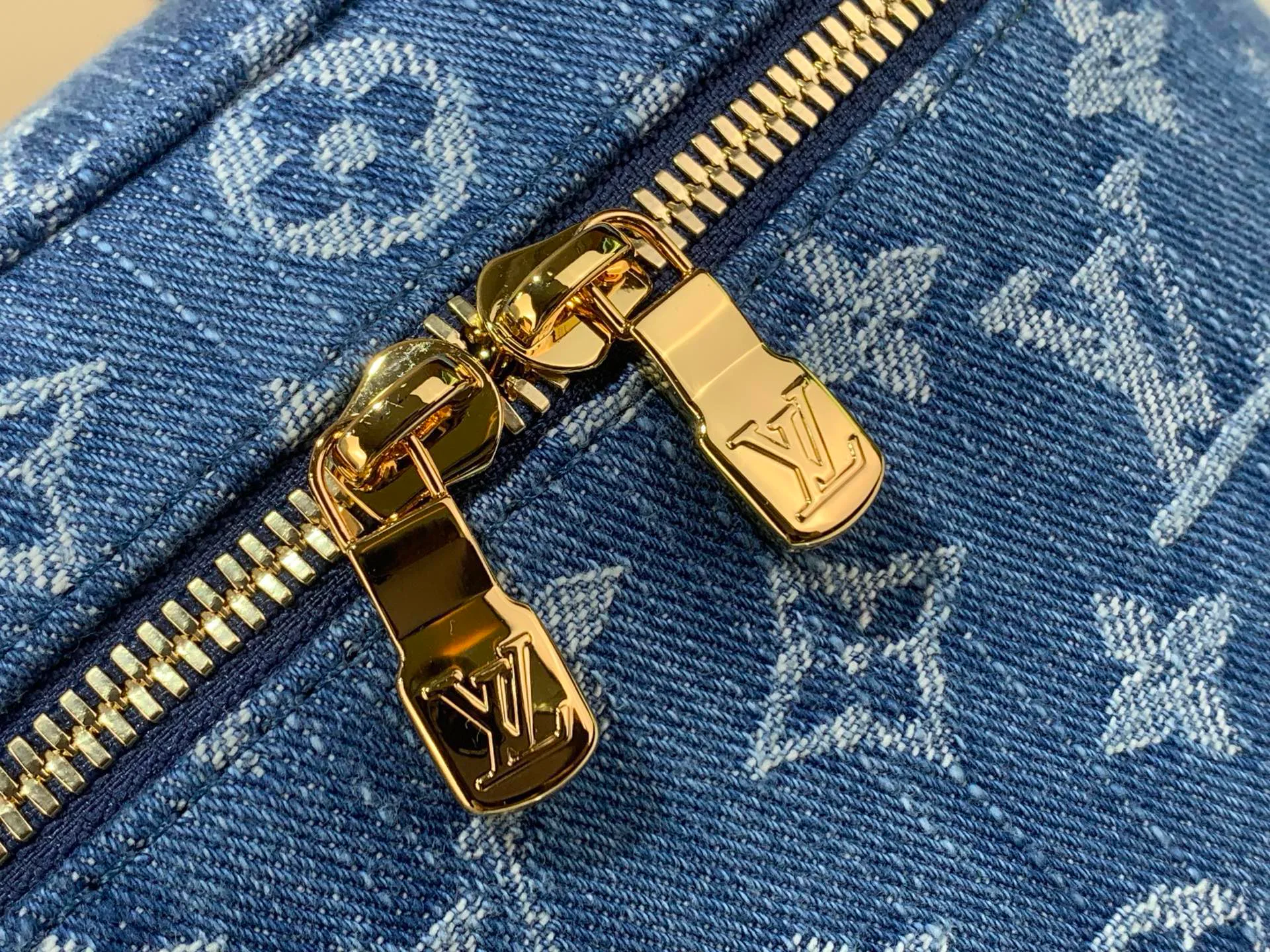 Клатчи Женские Louis Vuitton 11617440