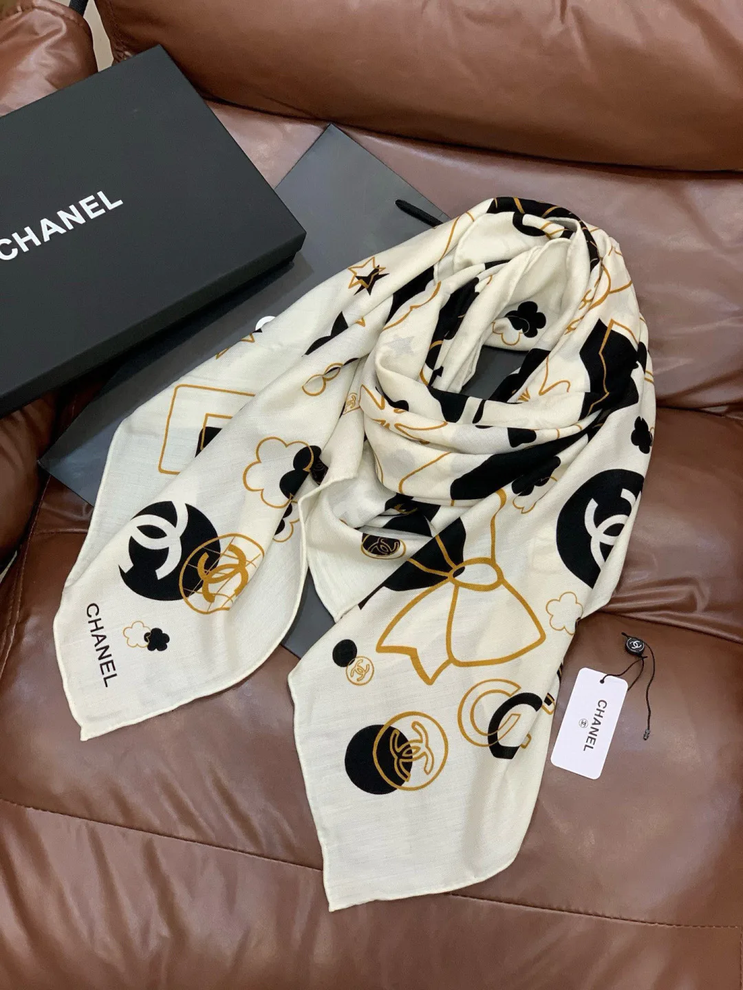 Платки Chanel 18627035
