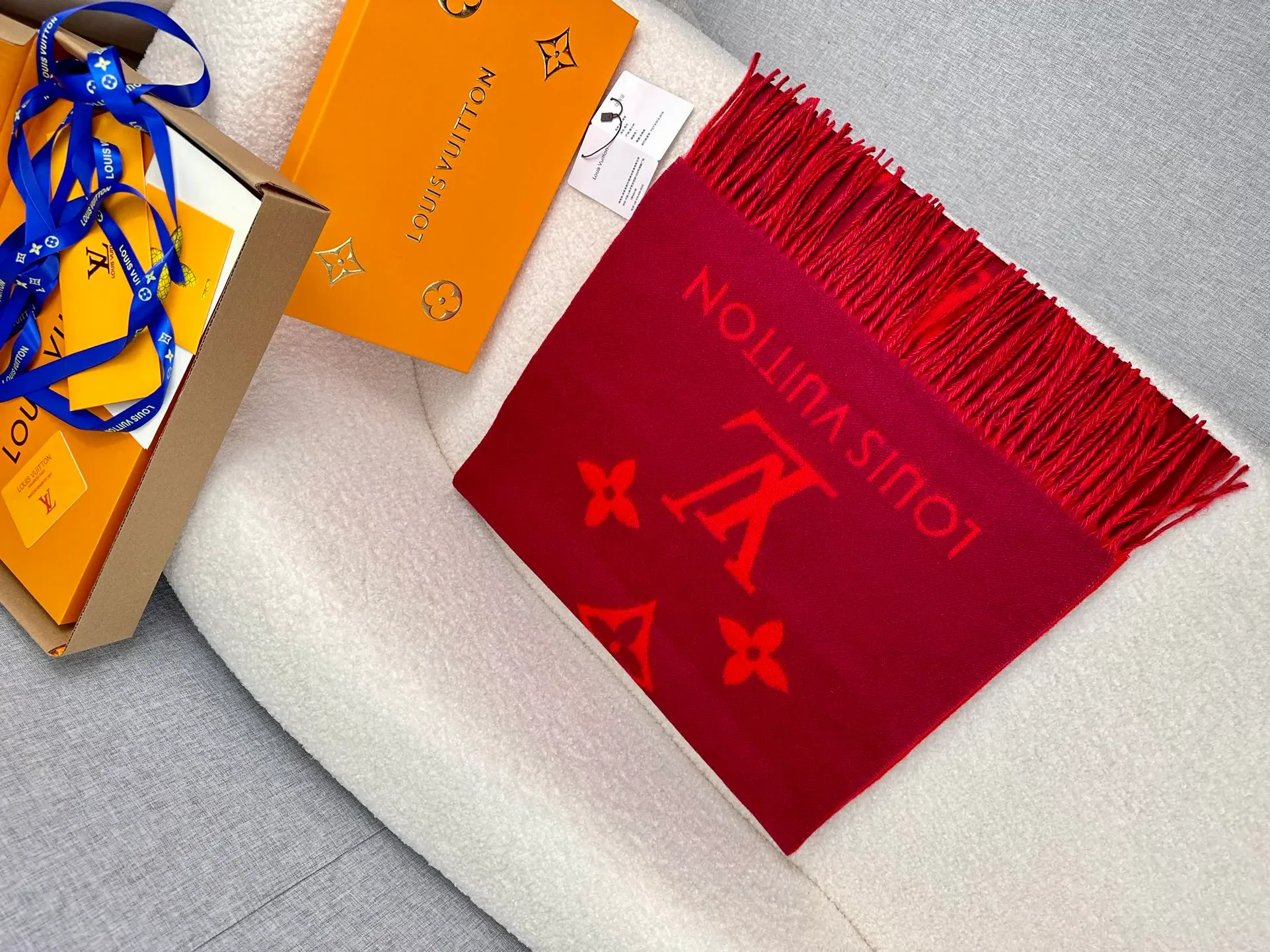 Шарфы Louis Vuitton 1973576