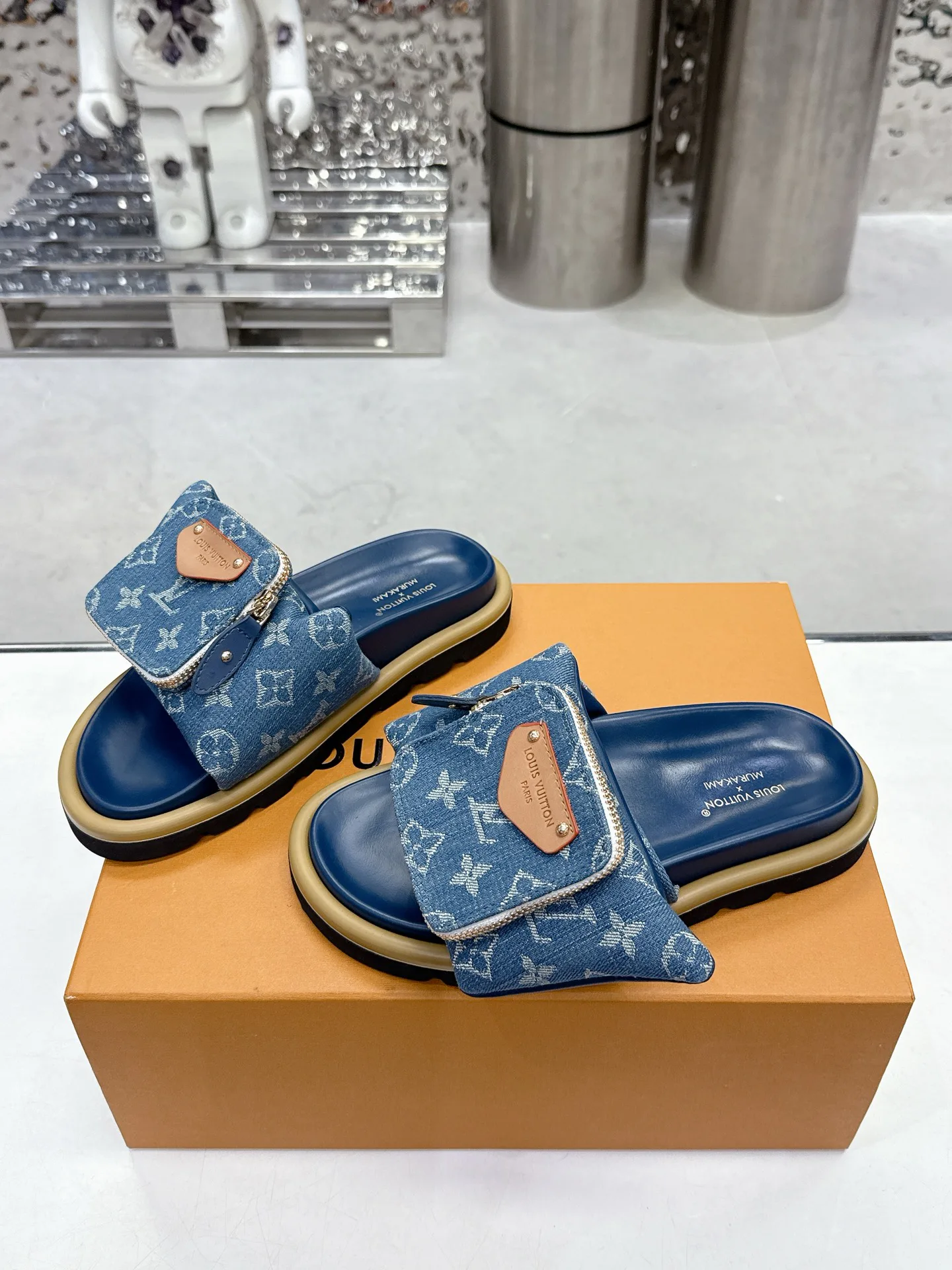 Шлепанцы Женские Louis Vuitton 10060938