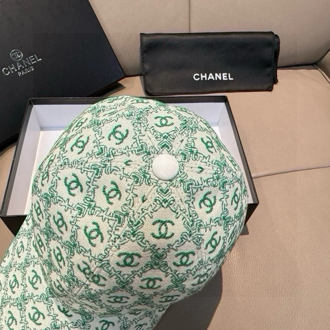 Головные Уборы Chanel 18105234