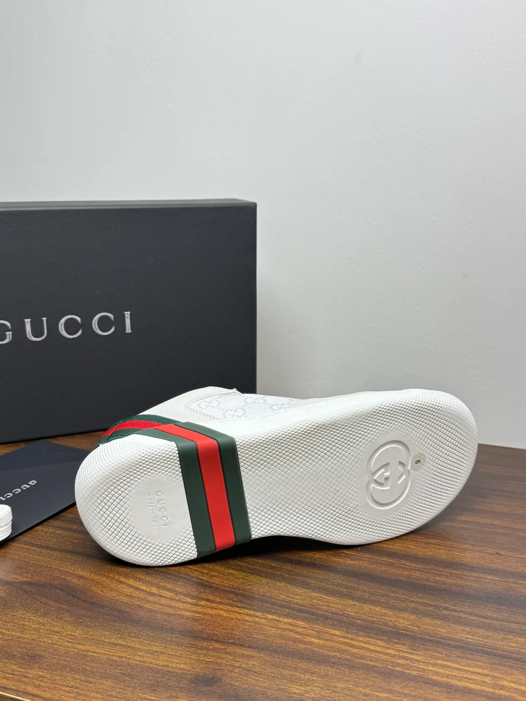 Кроссовки Женские Gucci 18961386