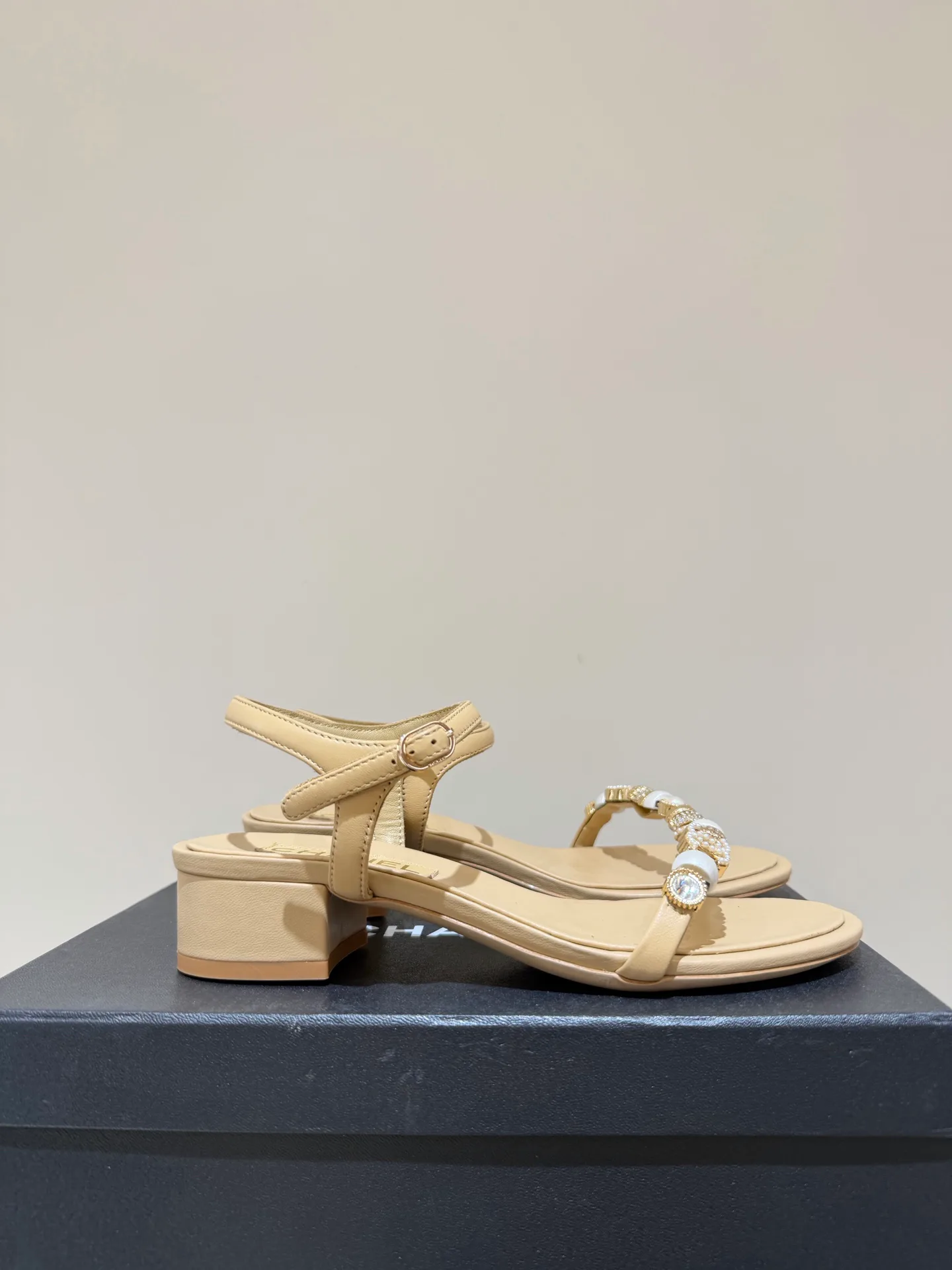 Босоножки Женские Chanel 11316776