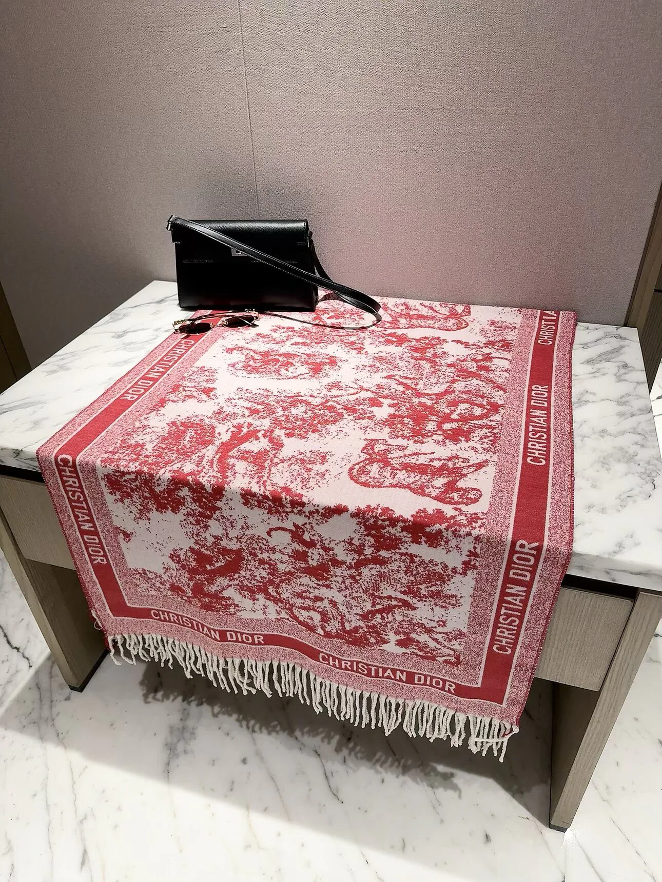 Шарфы Christian Dior 18598255