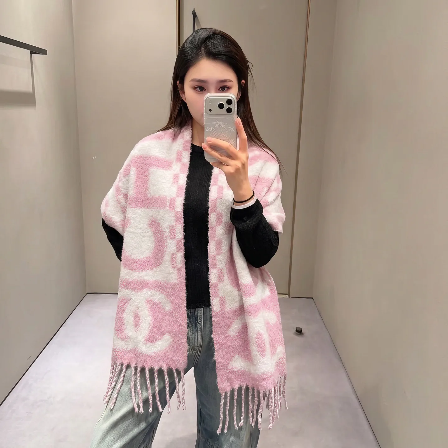 Шарфы Chanel 18322571