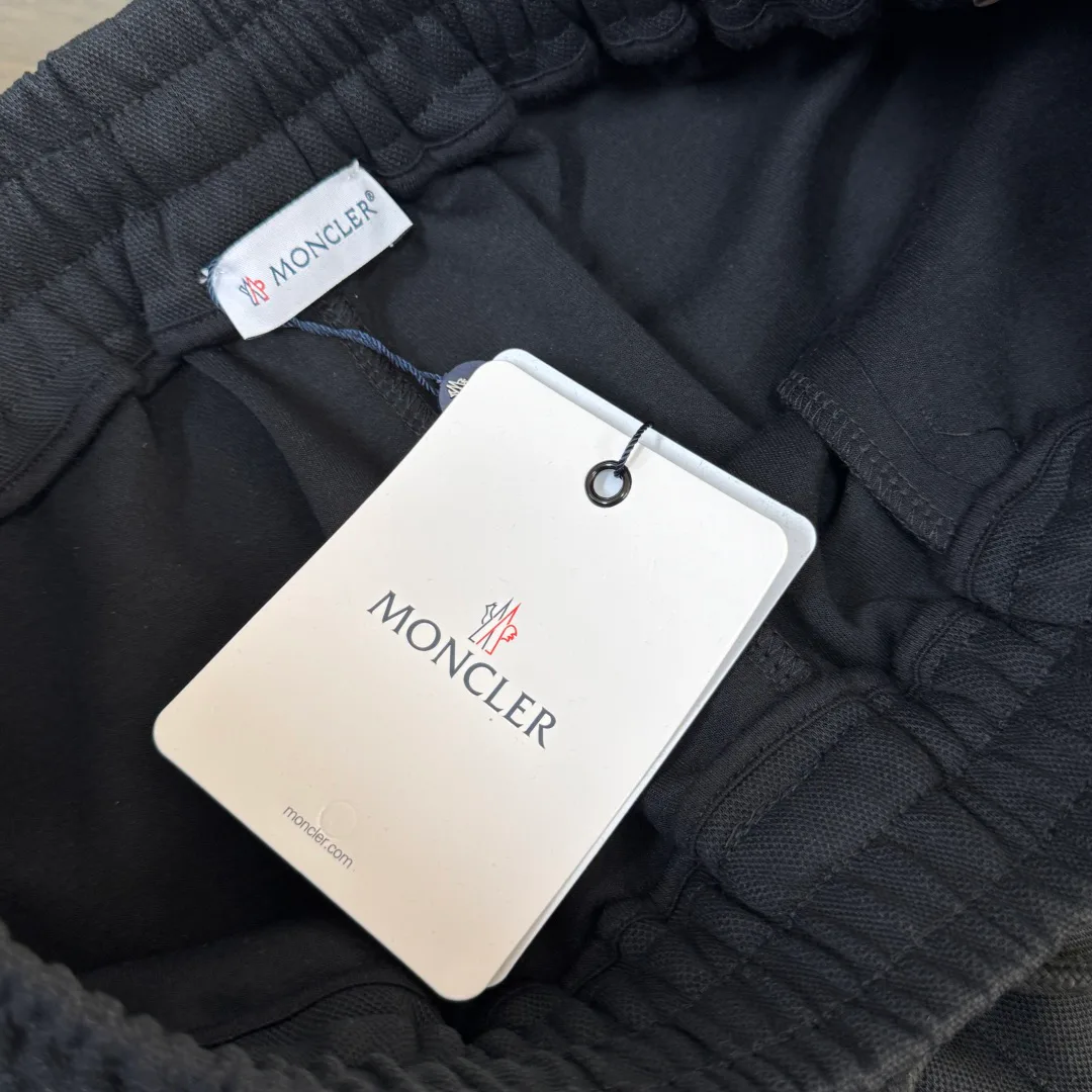 Шорты Женские Moncler 11885574