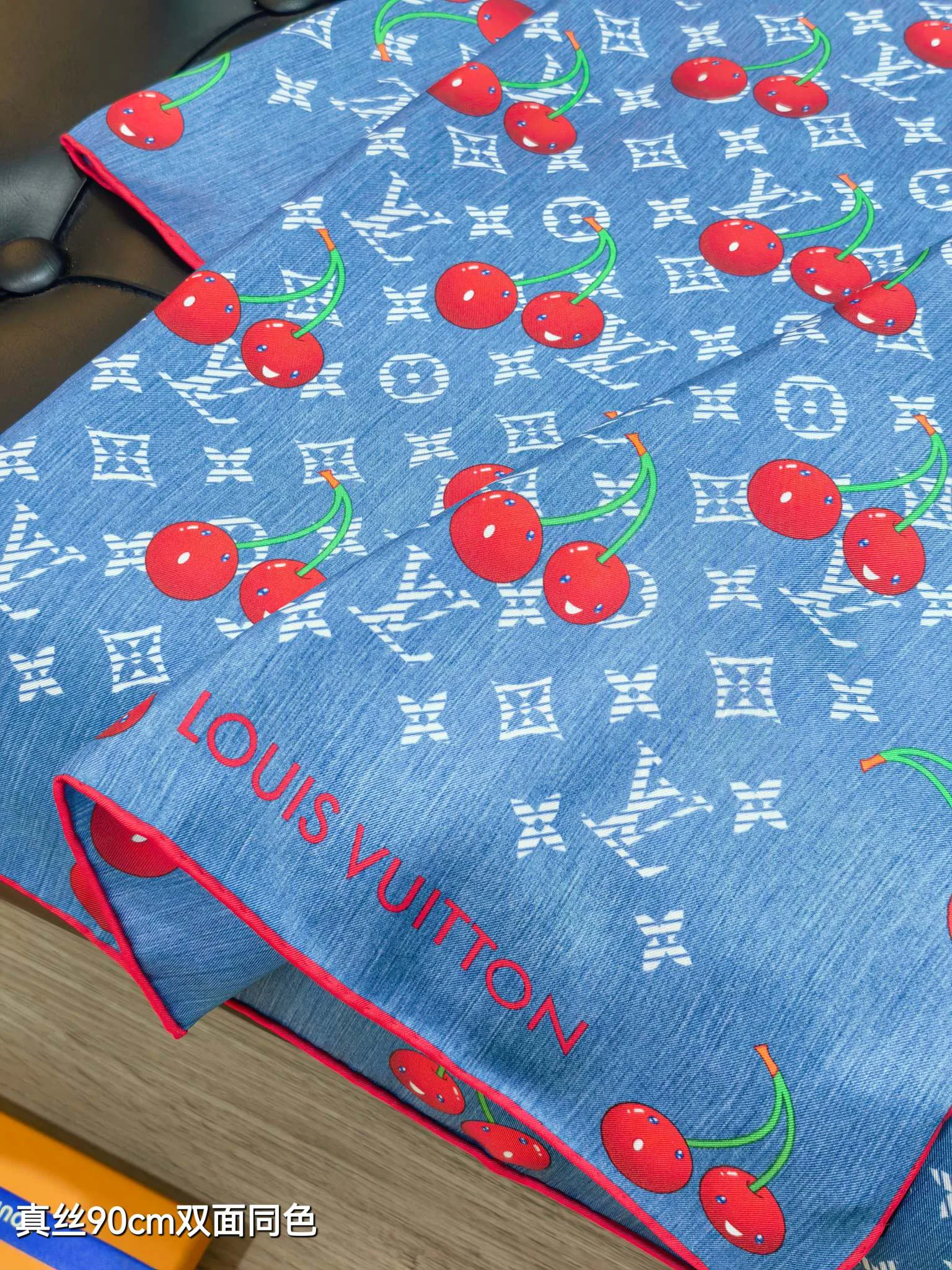 Текстиль Louis Vuitton 13581170