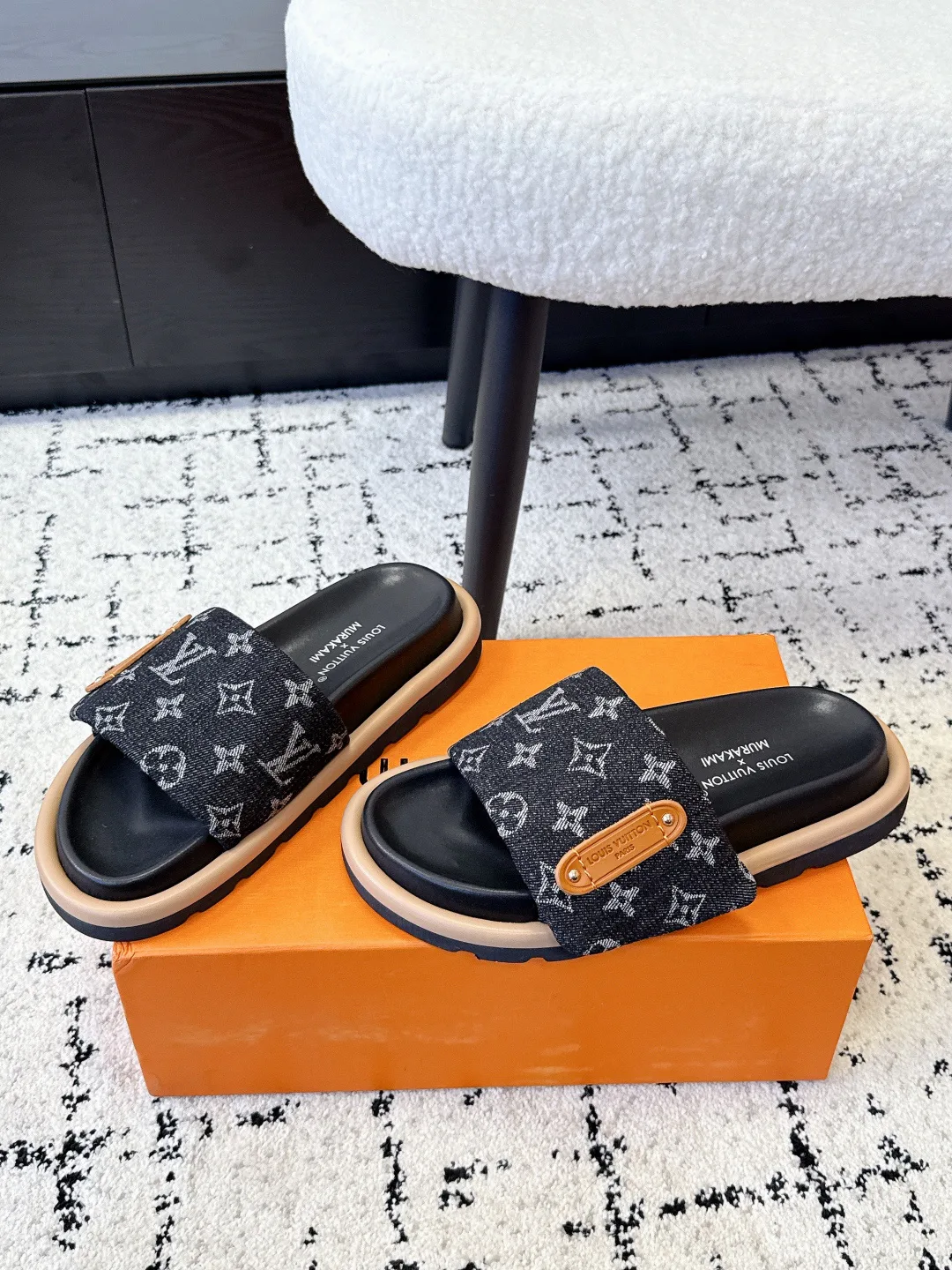 Шлепанцы Женские Louis Vuitton 1752823