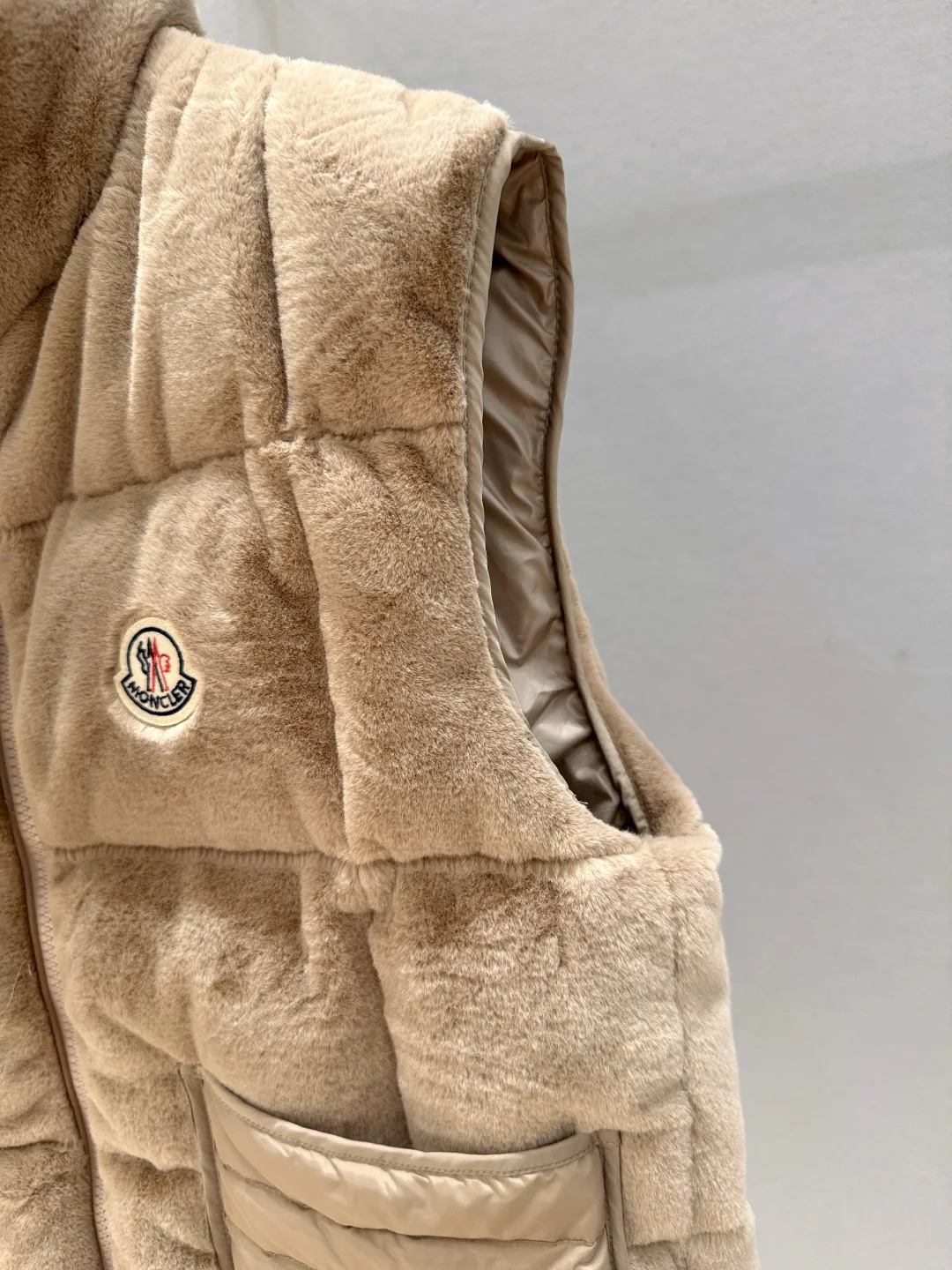 Жилеты Женские Moncler 156480