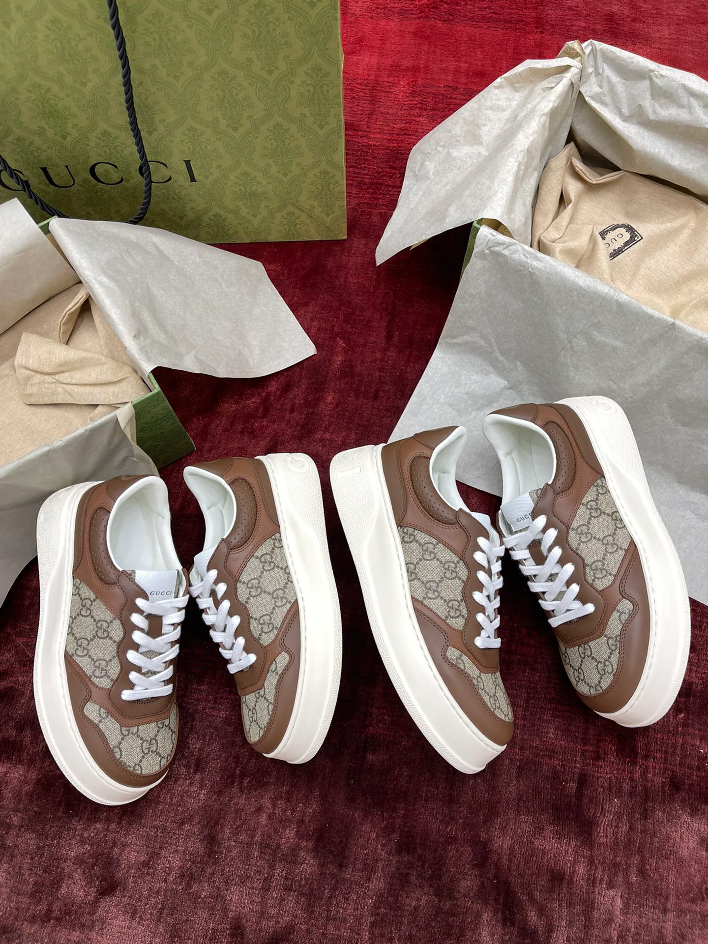 Кроссовки Женские Gucci 18995326