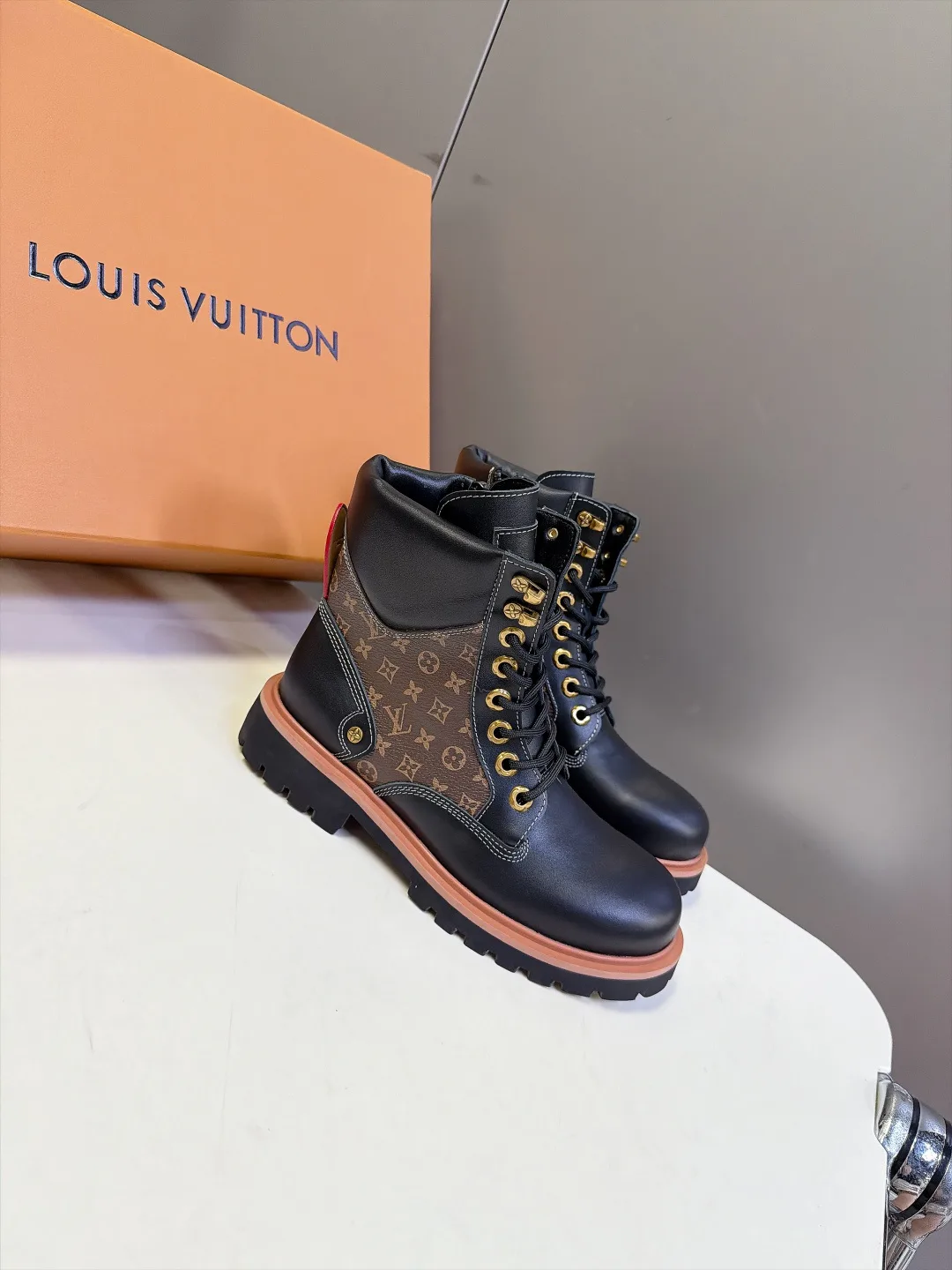 Ботинки Женские Louis Vuitton 18693127