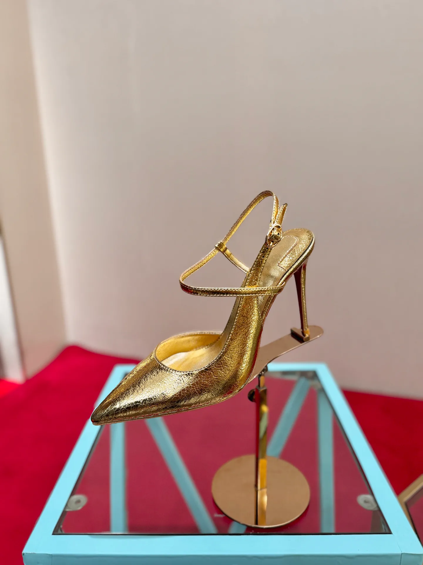 Туфли Женские Christian Louboutin 11648901