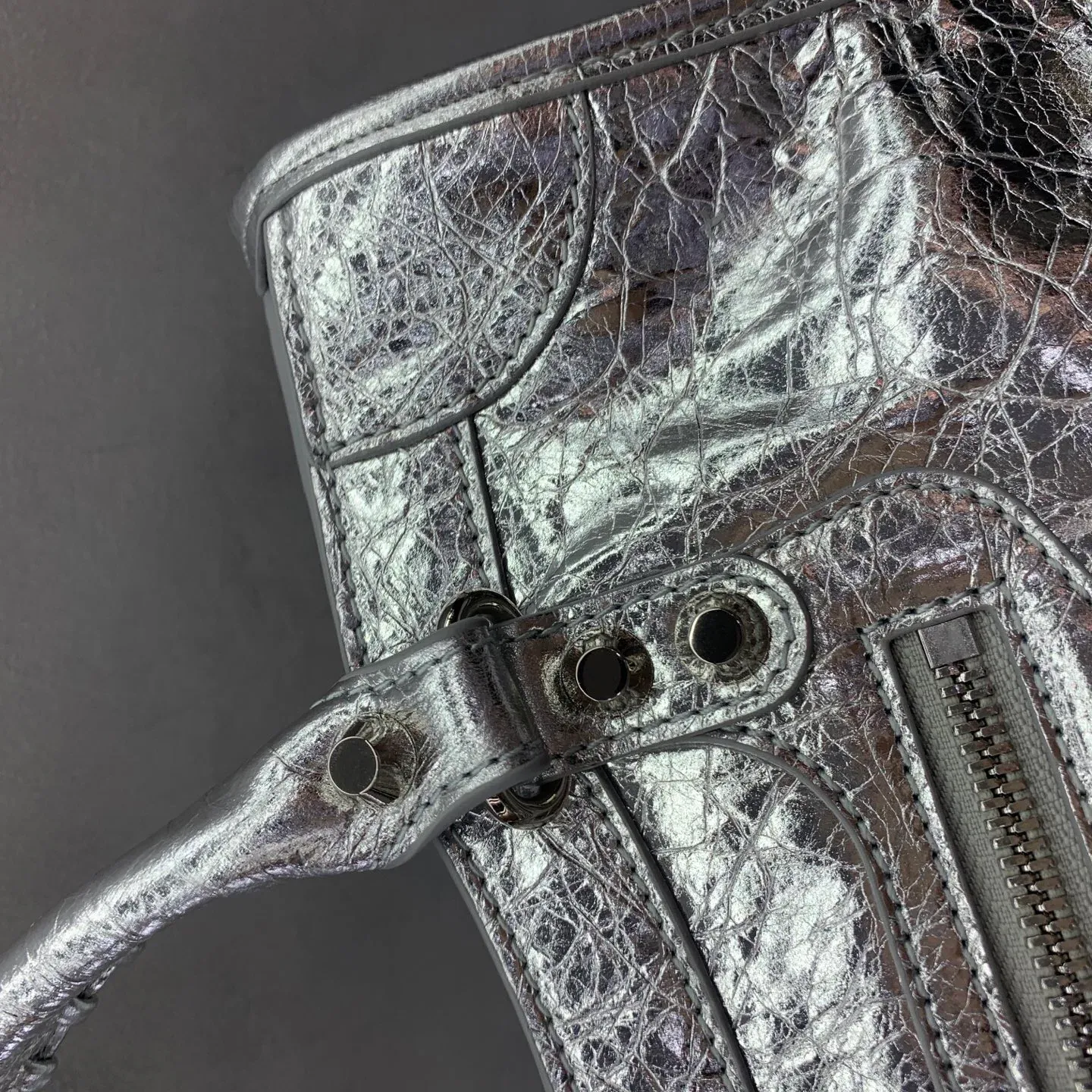 Сумки На Ремне Женские Balenciaga 821882