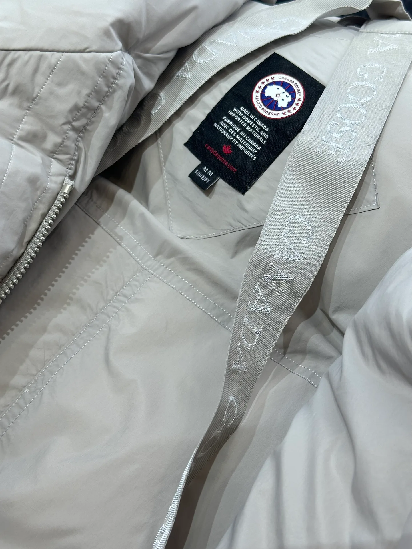Куртки И Пуховики Женские Canada Goose 18099858