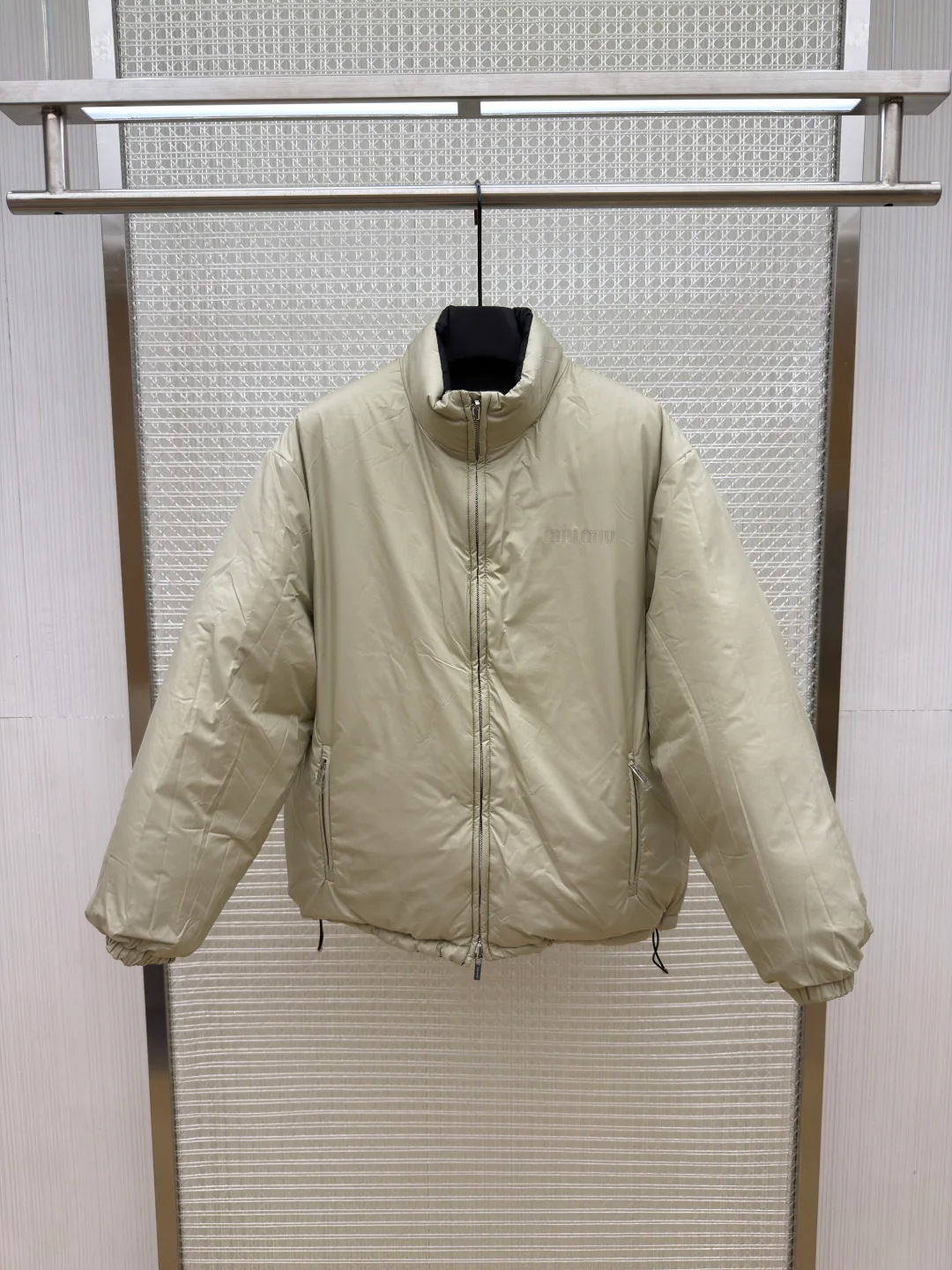 Куртки И Пуховики Женские Miu Miu 18612896