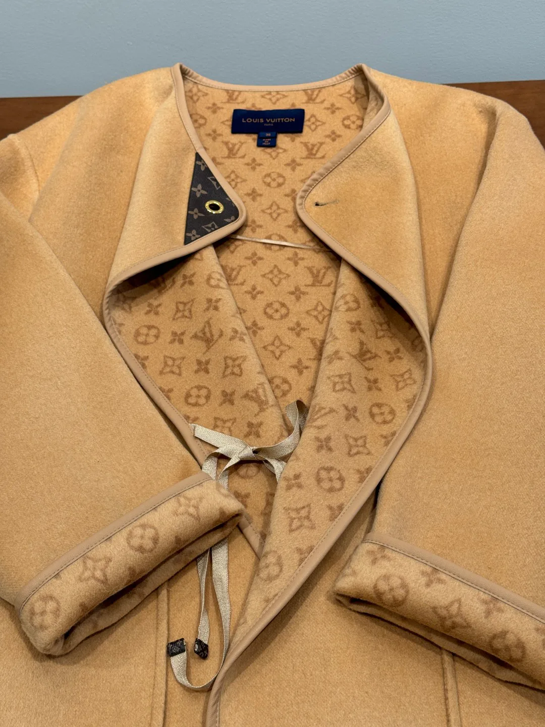Пальто Женские Louis Vuitton 19779157