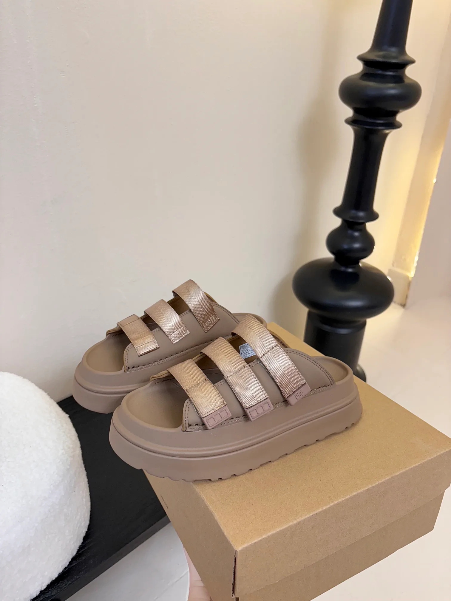 Шлепанцы Женские Ugg 302091