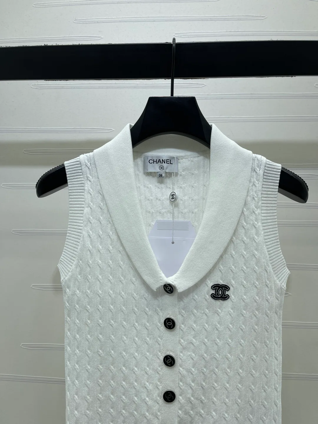 Жилеты Женские Chanel 17399241