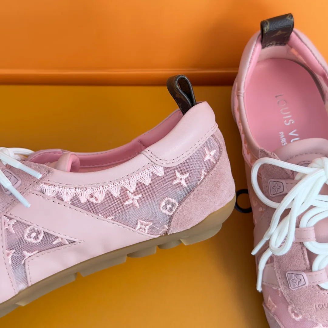 Кроссовки Женские Louis Vuitton 18083475