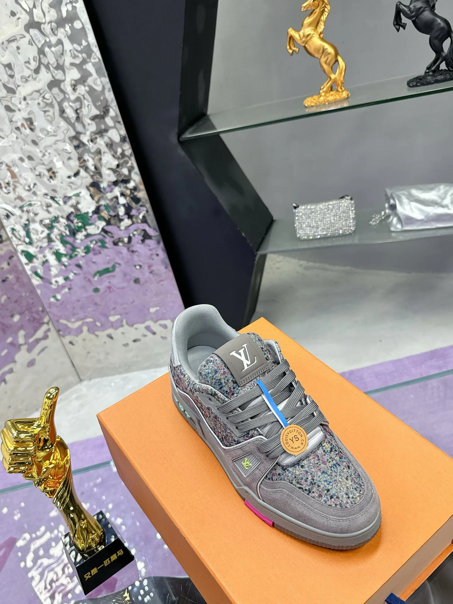 Кроссовки Женские Louis Vuitton 2652621