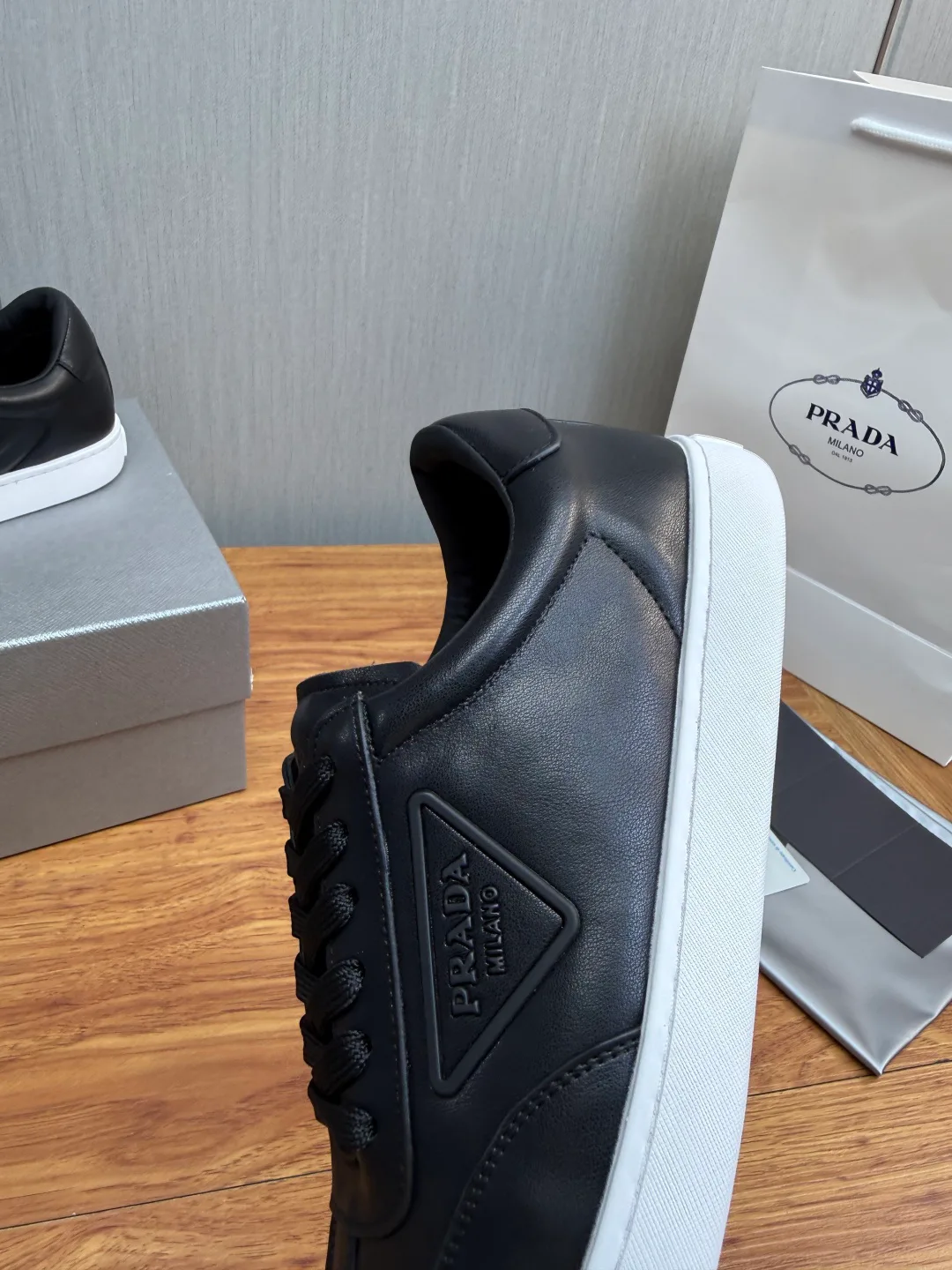 Кроссовки Мужские Prada 18263659