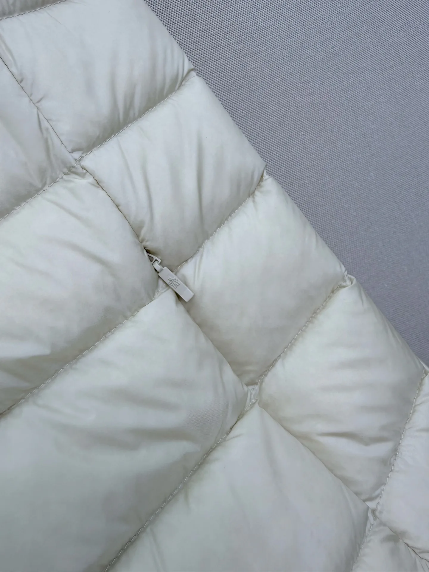 Куртки И Пуховики Женские Moncler 18108523