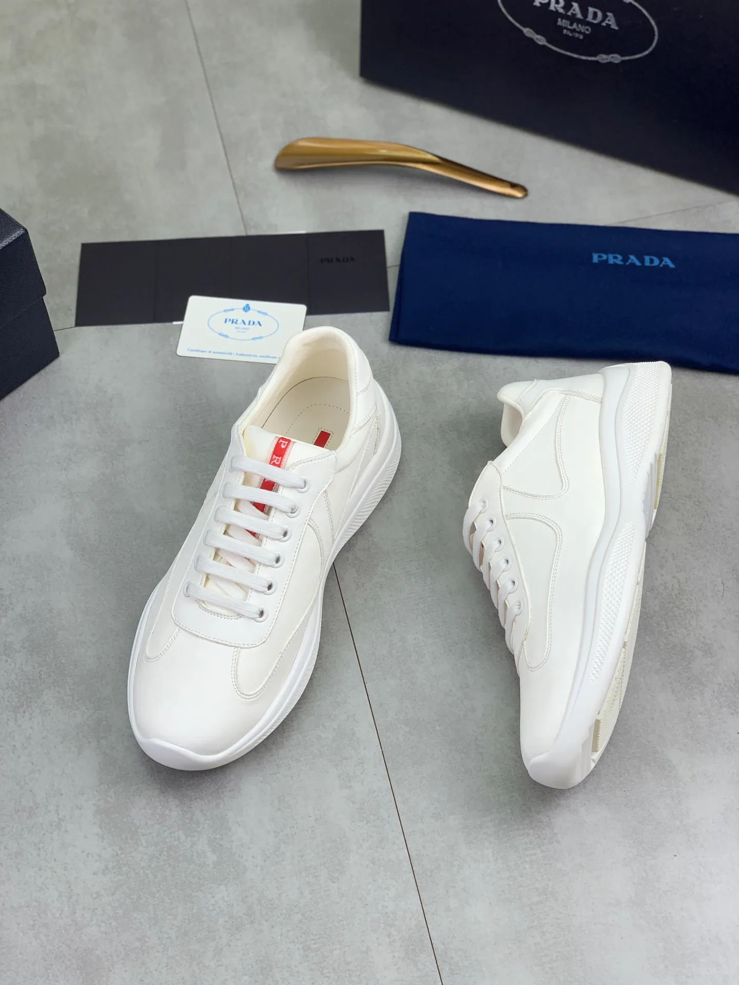 Кроссовки Женские Prada 18365162