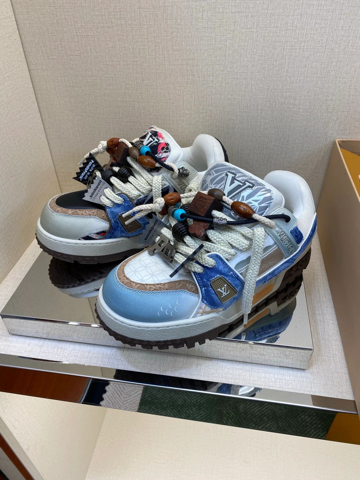 Кроссовки Женские Louis Vuitton 20083979