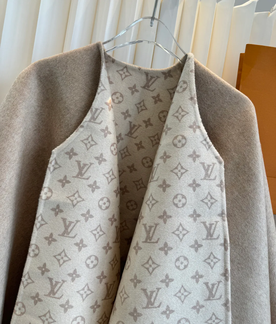 Пальто Женские Louis Vuitton 18763073
