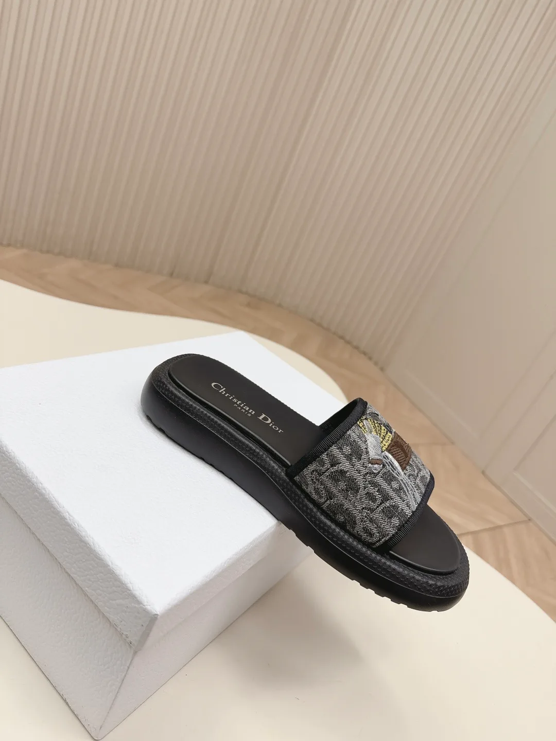 Шлепанцы Женские Christian Dior 11396566