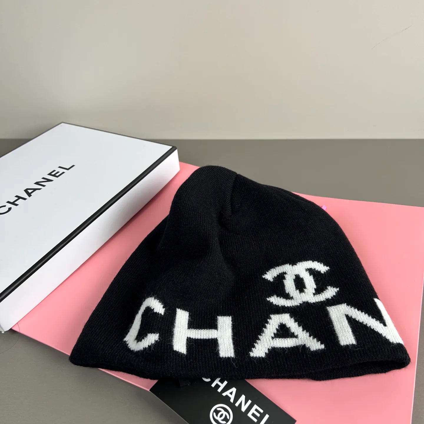 Головные Уборы Chanel 18093225