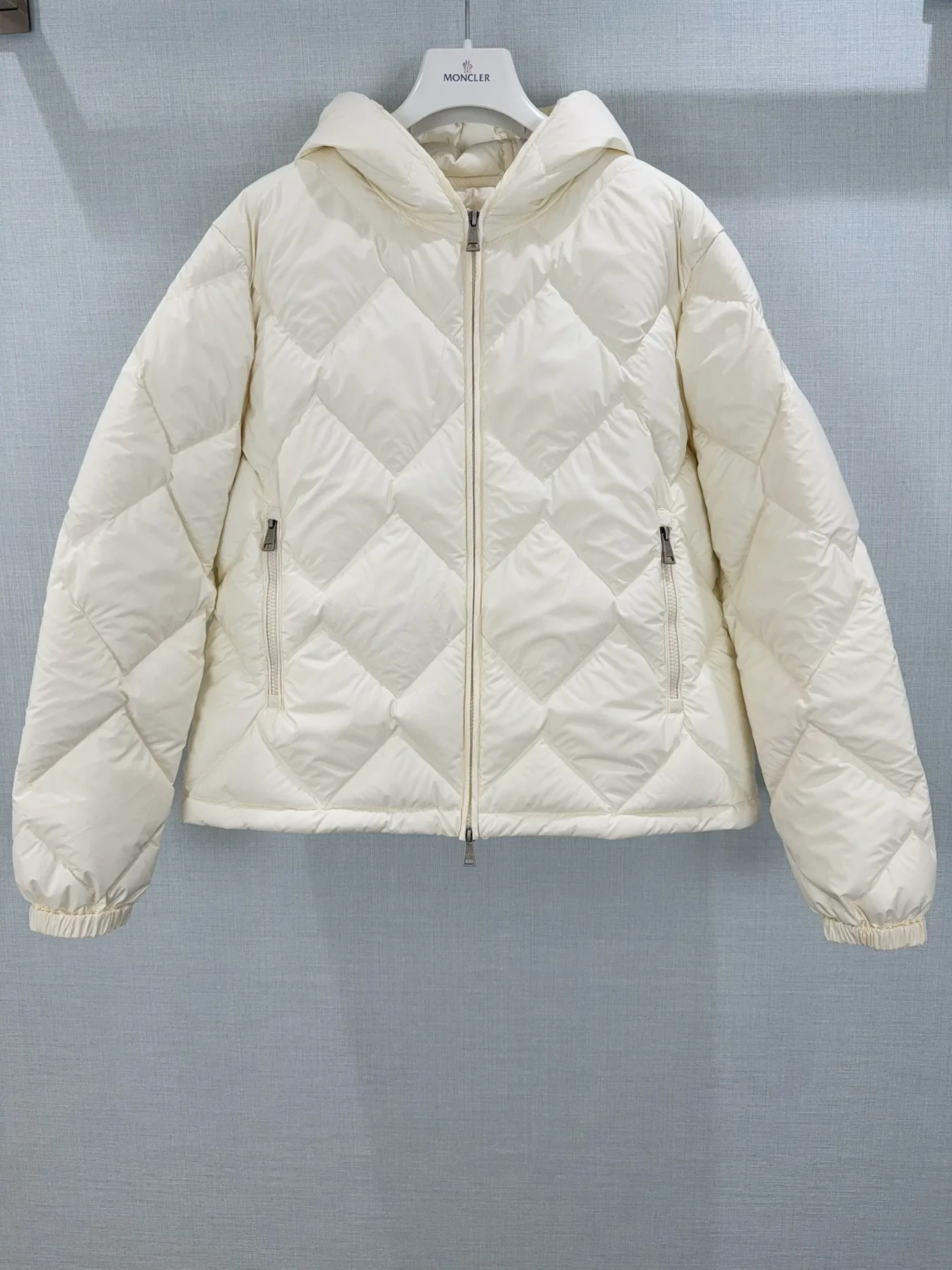 Куртки И Пуховики Женские Moncler 18571745