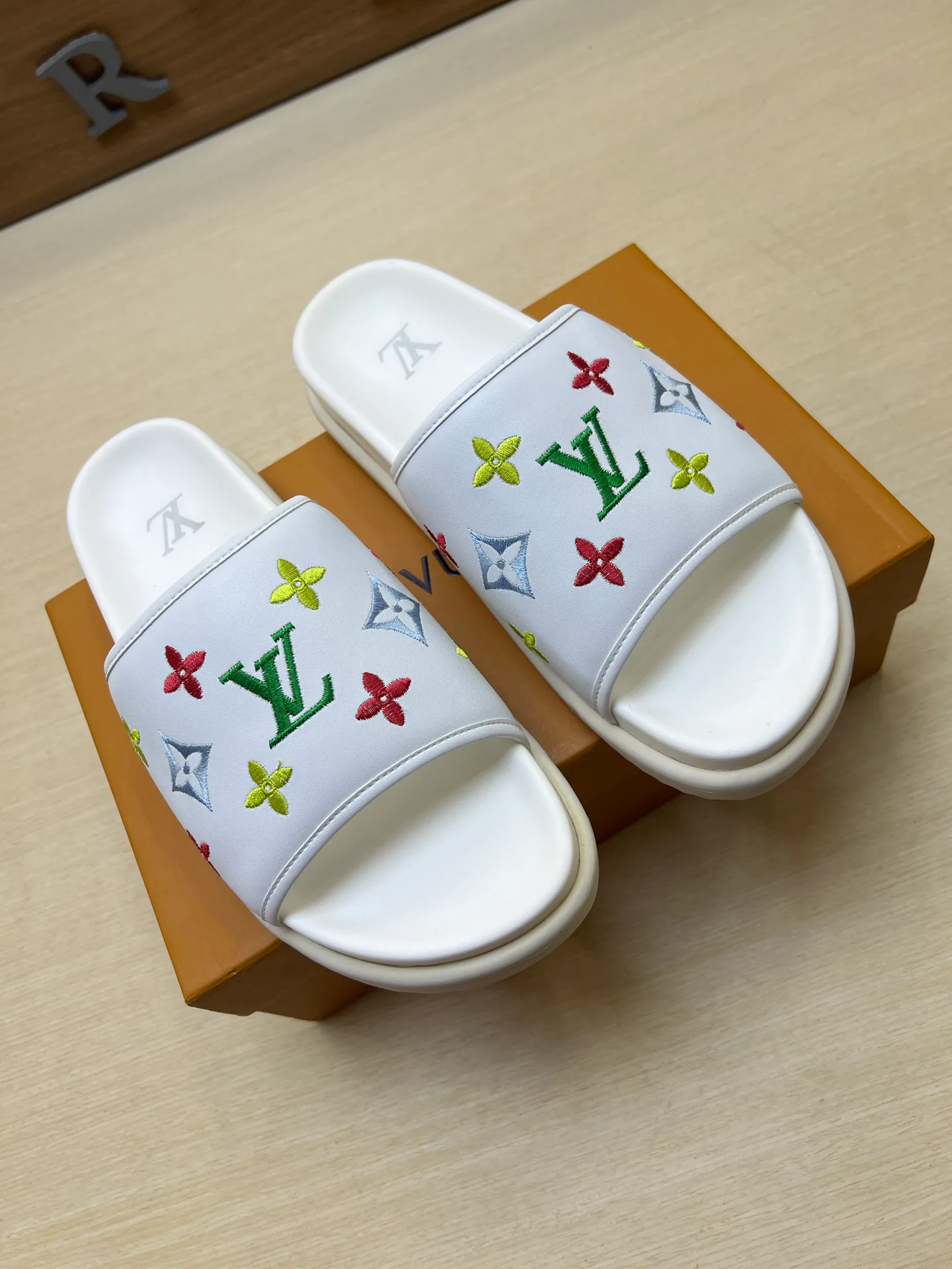 Шлепанцы Мужские Louis Vuitton 11450858