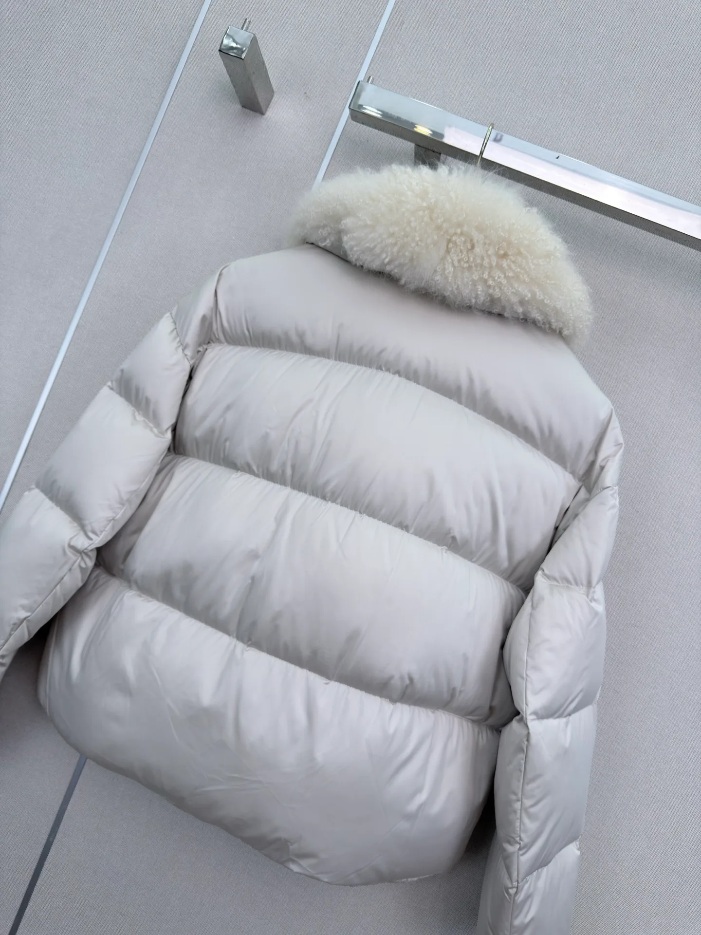 Куртки И Пуховики Женские Miu Miu 18185758