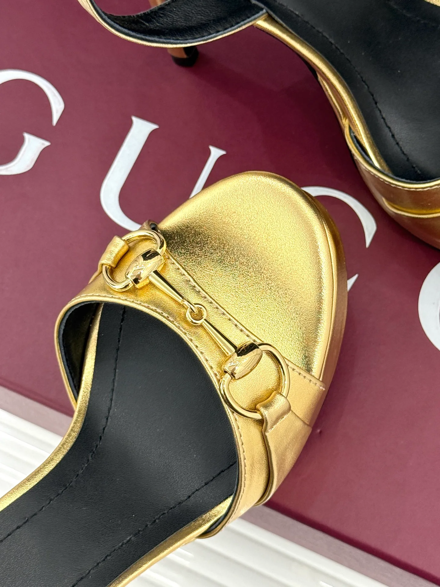 Босоножки Женские Gucci 17646535