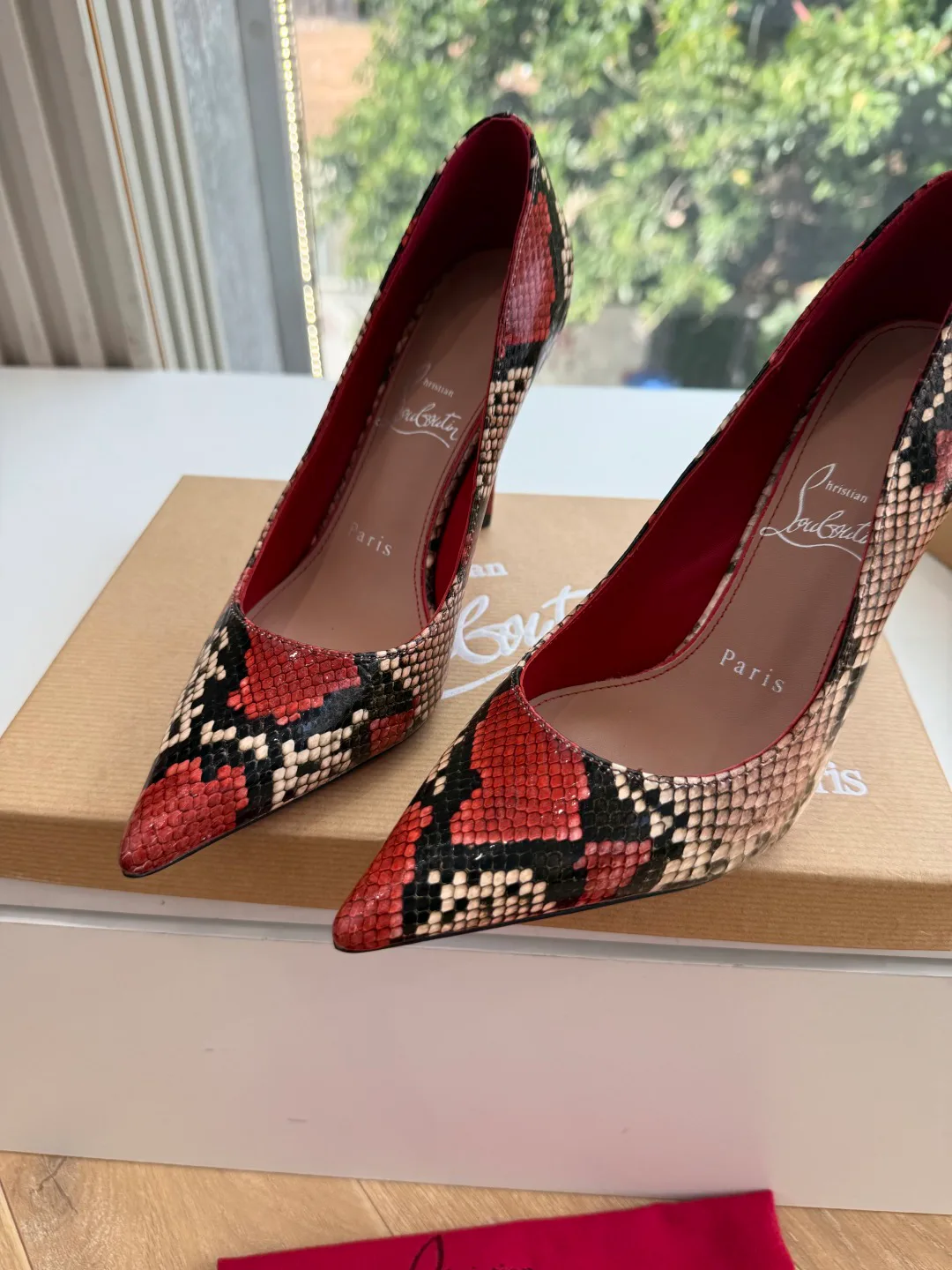 Туфли Женские Christian Louboutin 19673679