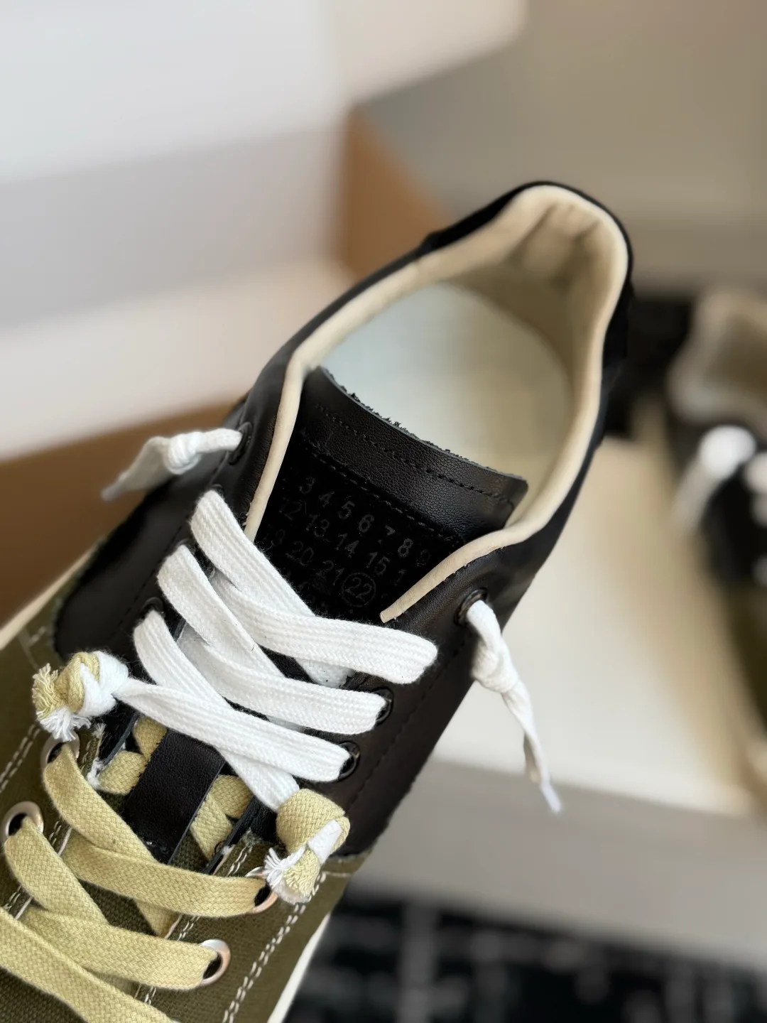 Кроссовки Женские Maison Margiela 17802577