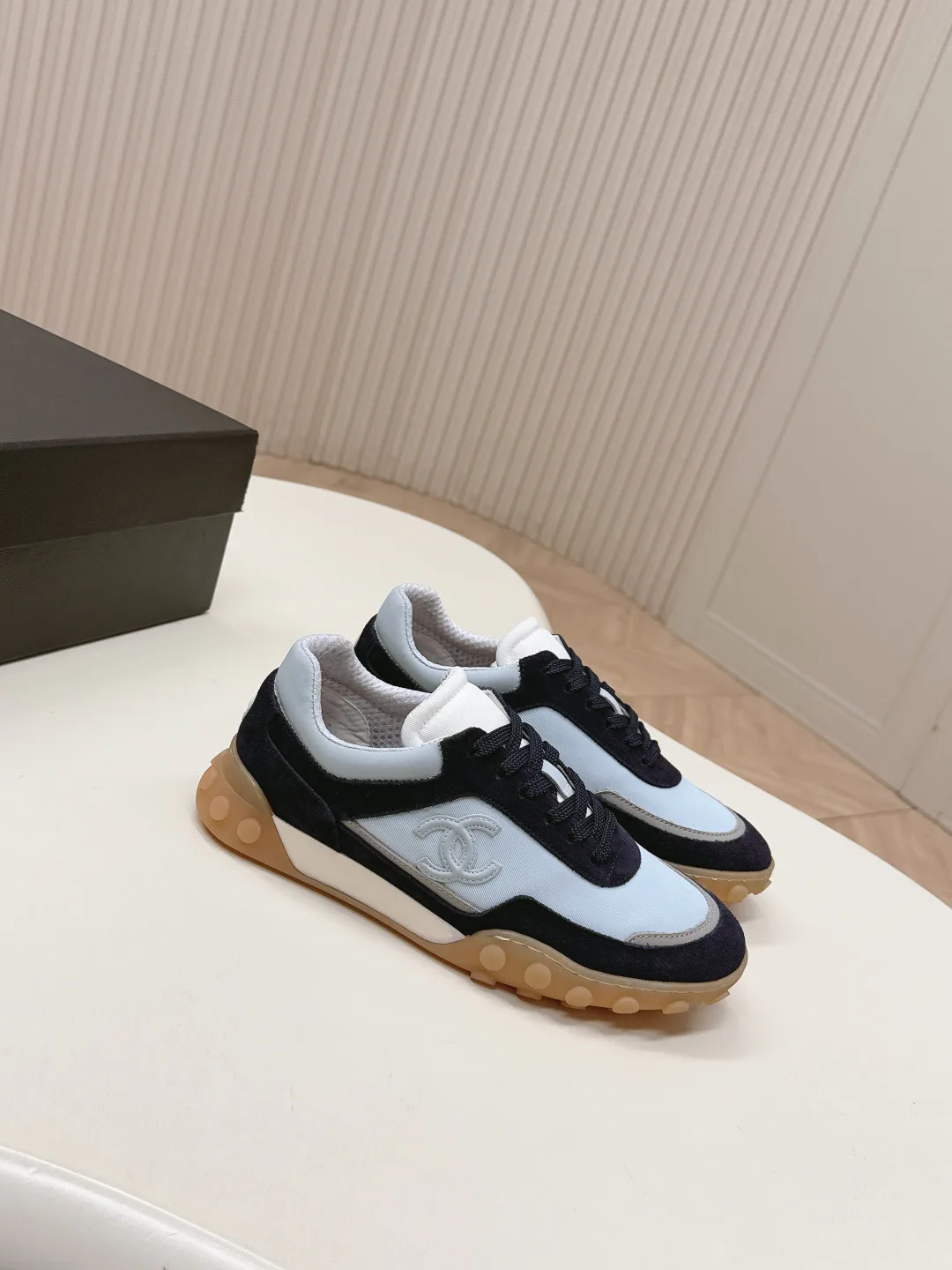 Кроссовки Женские Chanel 11581018