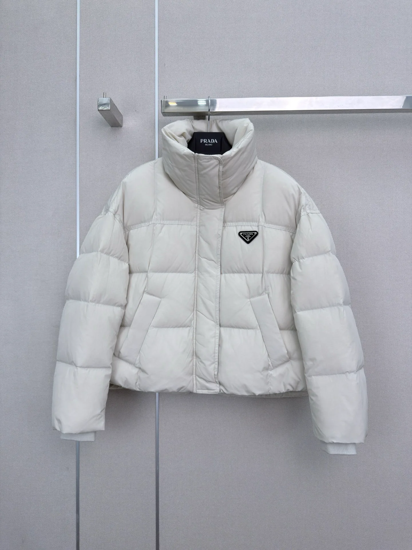 Куртки И Пуховики Женские Prada 19589745