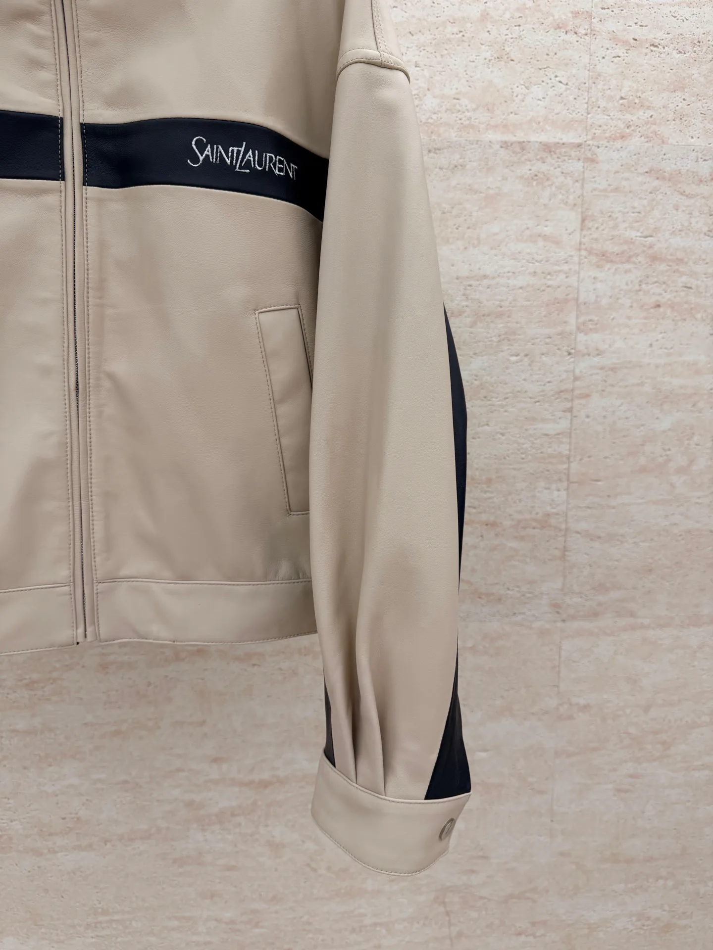 Кожаные Куртки И Дублёнки Женские Saint Laurent 17944669