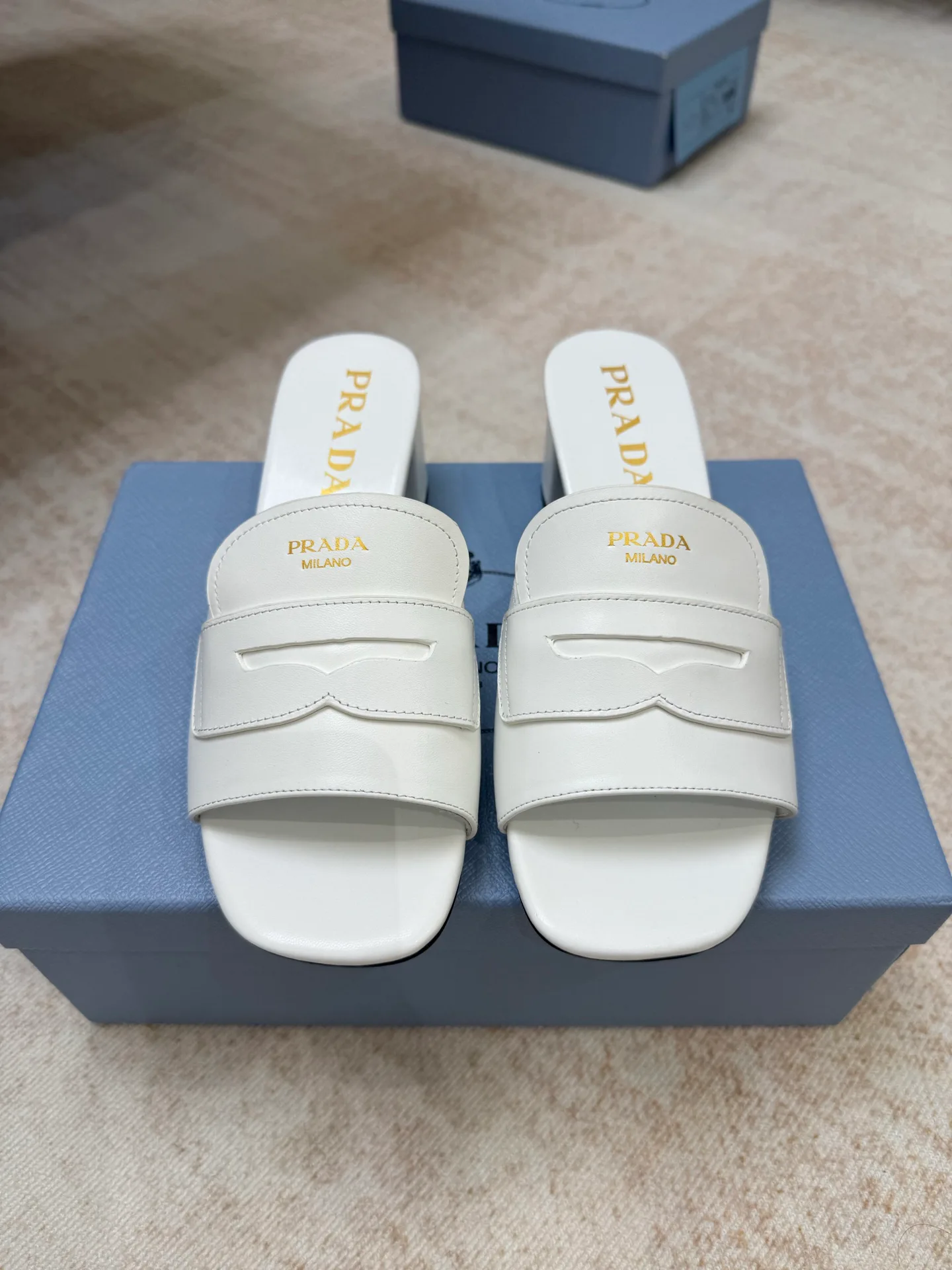 Сандалии Женские Prada 11608897