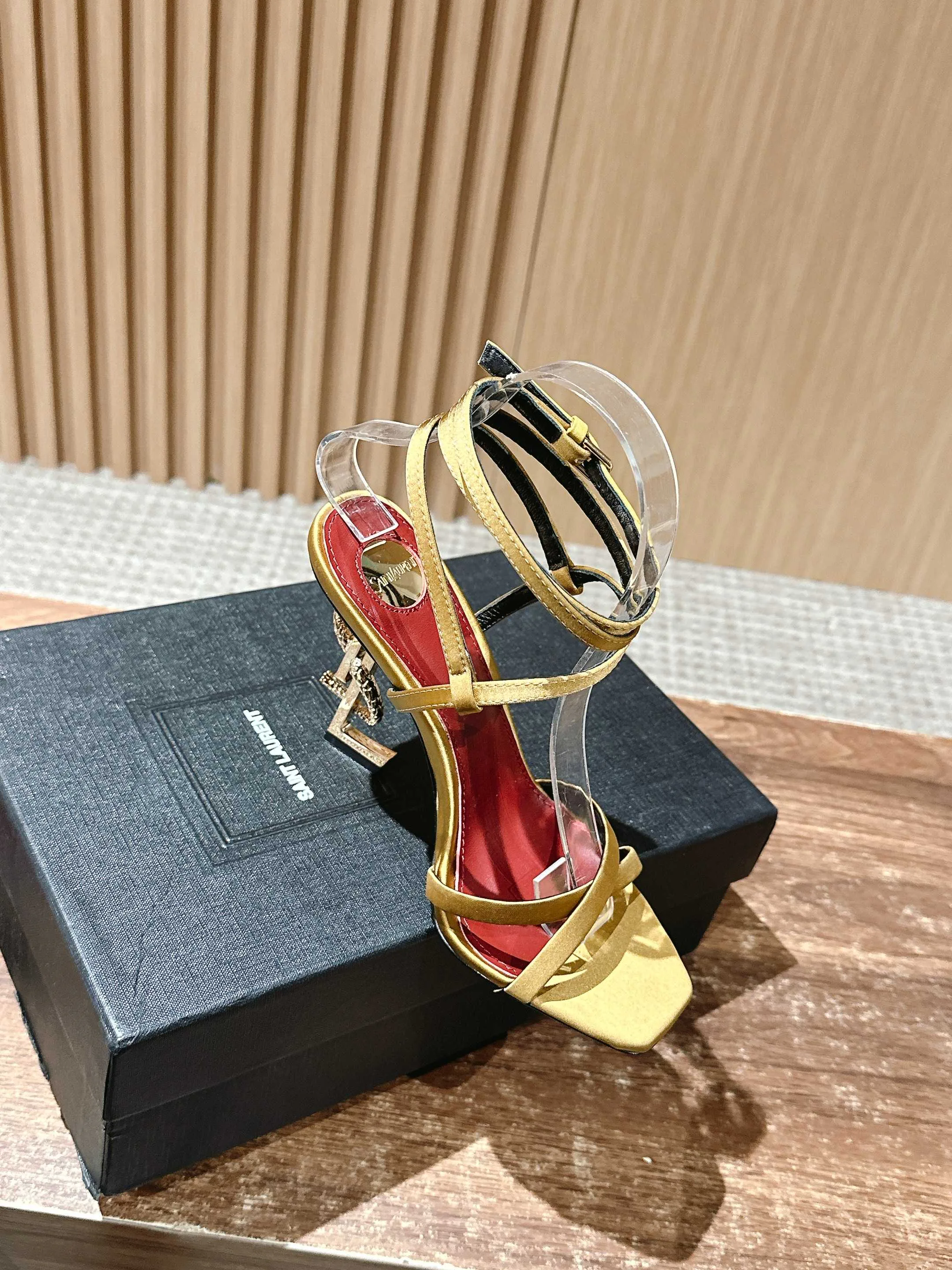 Босоножки Женские Saint Laurent 68859