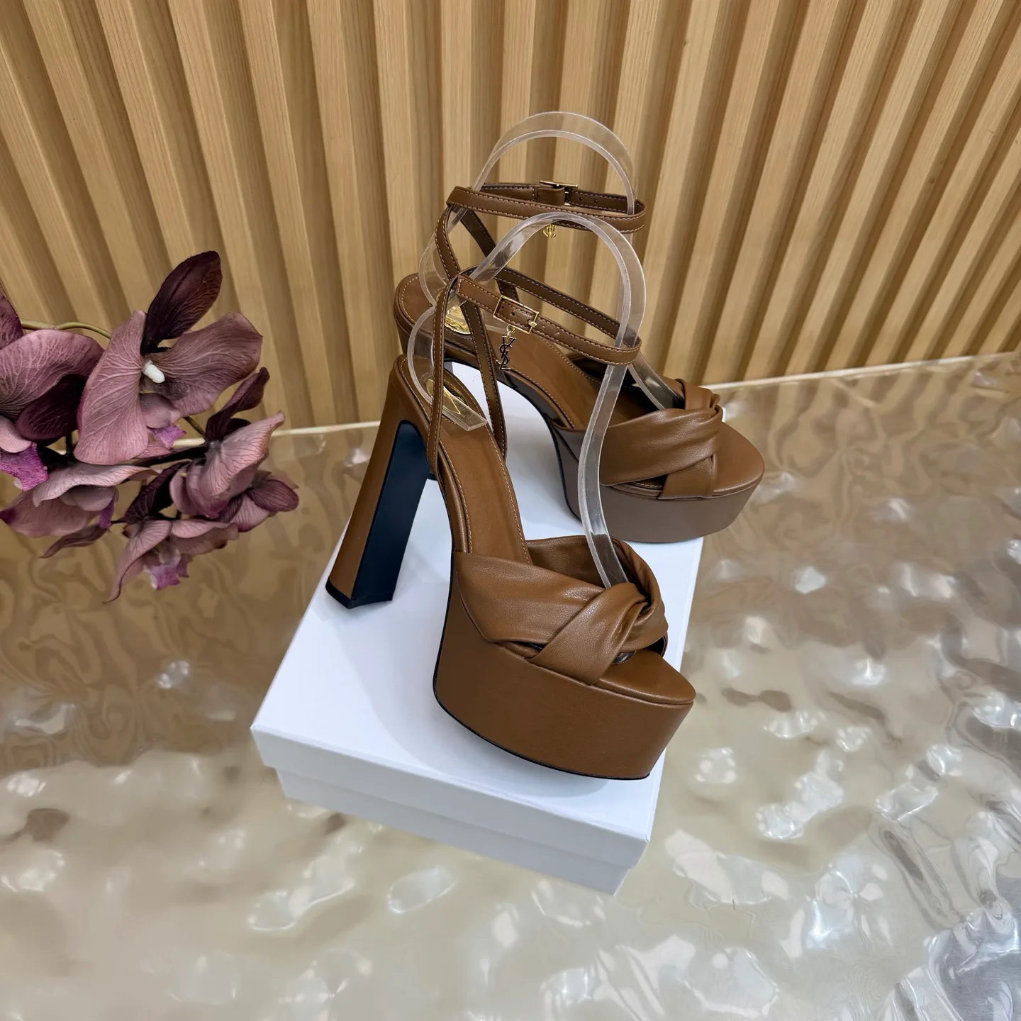 Босоножки Женские Saint Laurent 18235638