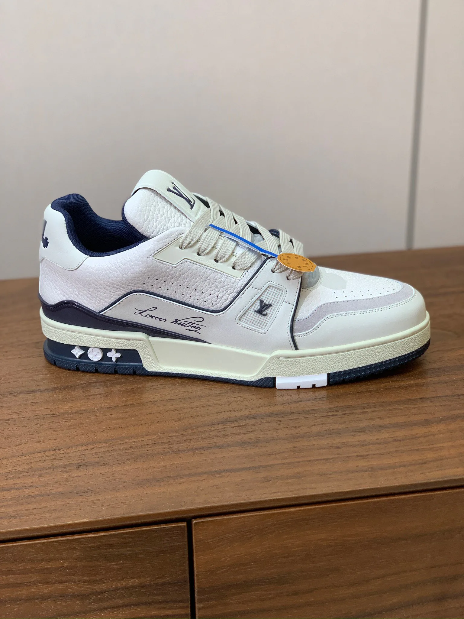 Кроссовки Женские Louis Vuitton 10236183