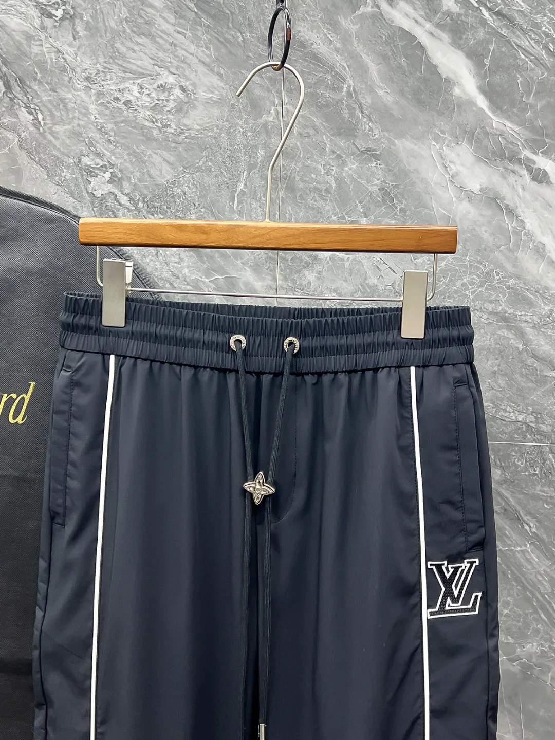 Брюки Мужские Louis Vuitton 16914953