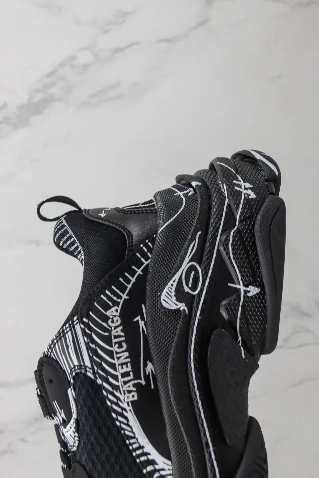 Кроссовки Женские Balenciaga 9671